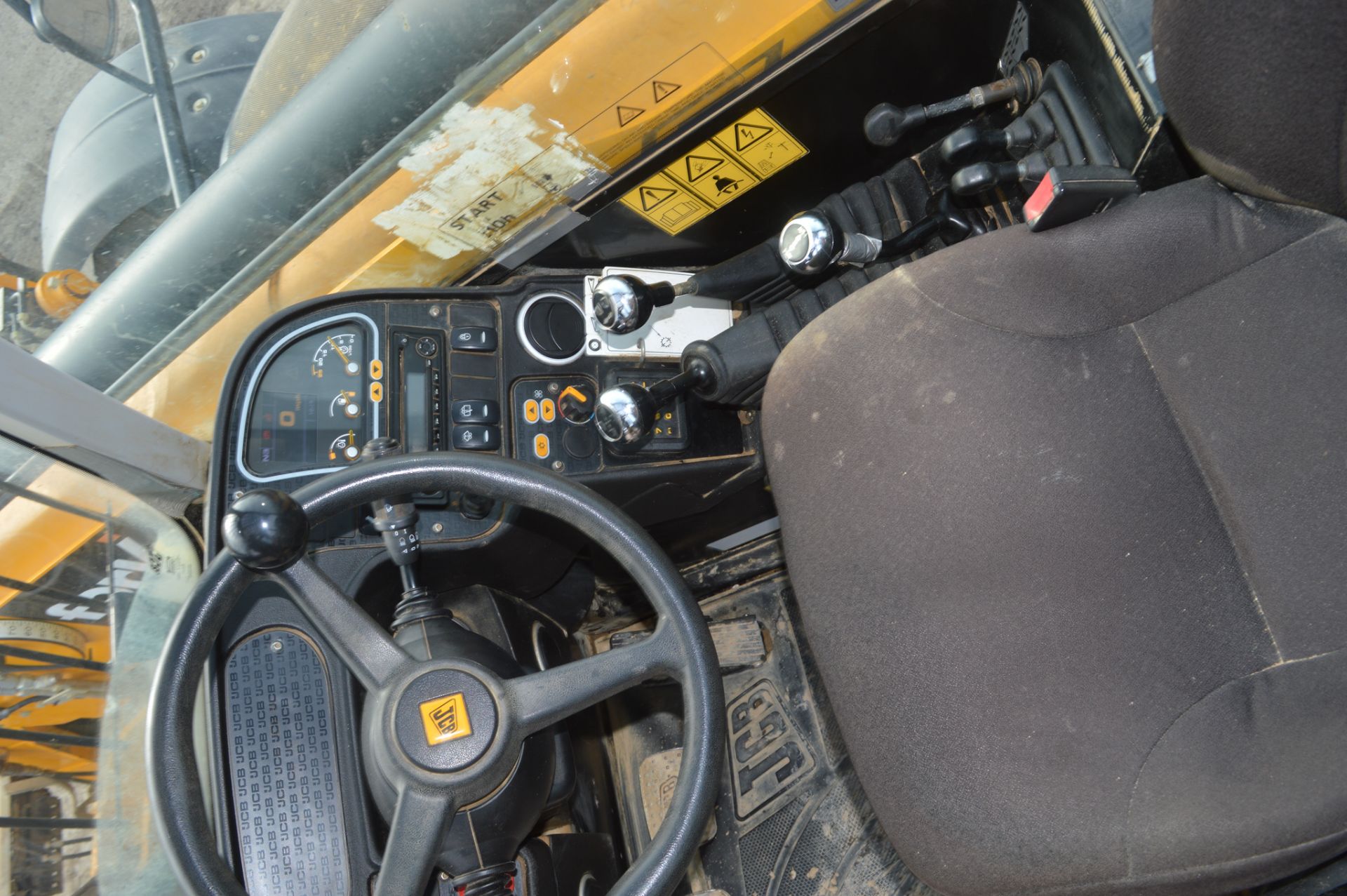 JCB 535-125 Hi-Viz T4i 12.5 metre telescopic handler Year: 2014 S/N: 2337179 Recorded Hours: 4227 - Image 13 of 13