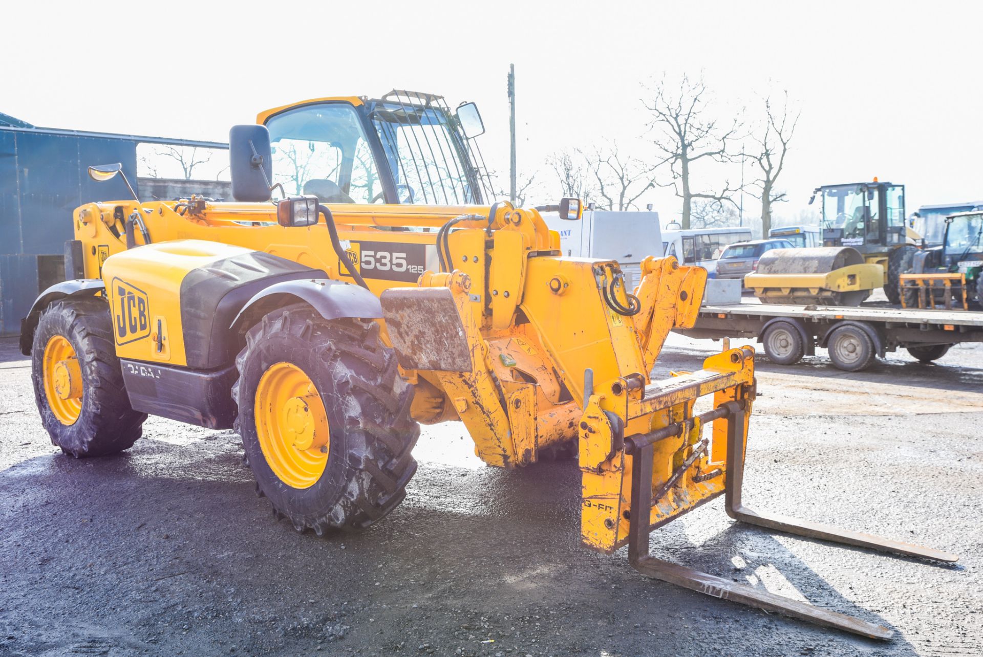 JCB 535-125 12.5 metre telescopic handler Year: 2005 S/N: 166443 Recorded Hours: Not displayed ( - Image 4 of 13