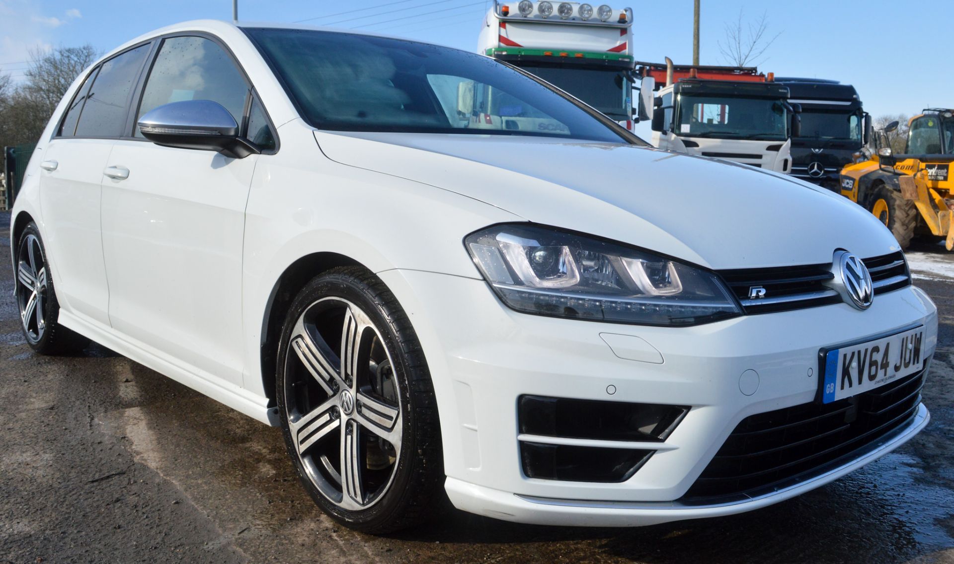 Volkswagen Golf 2.0 TSI BlueMotion Tech R DSG 4MOTION (s/s) 5dr Registration Number: KV64 JUW Date - Image 2 of 26