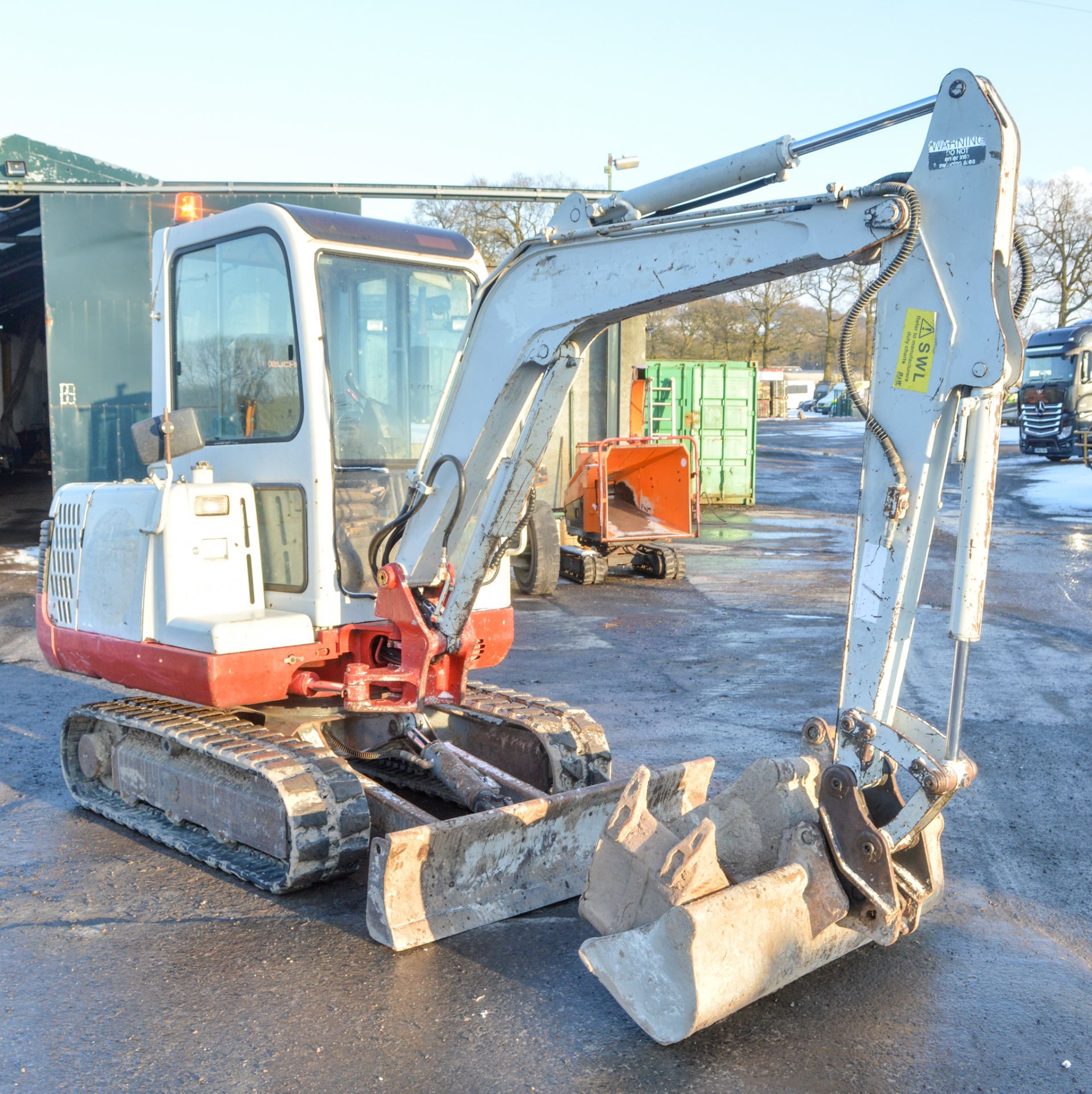 Takeuchi TB125 2.5 tonne rubber tracked mini excavator Year: 2008 S/N: 12519500 Recorded hours: 5737 - Image 4 of 11