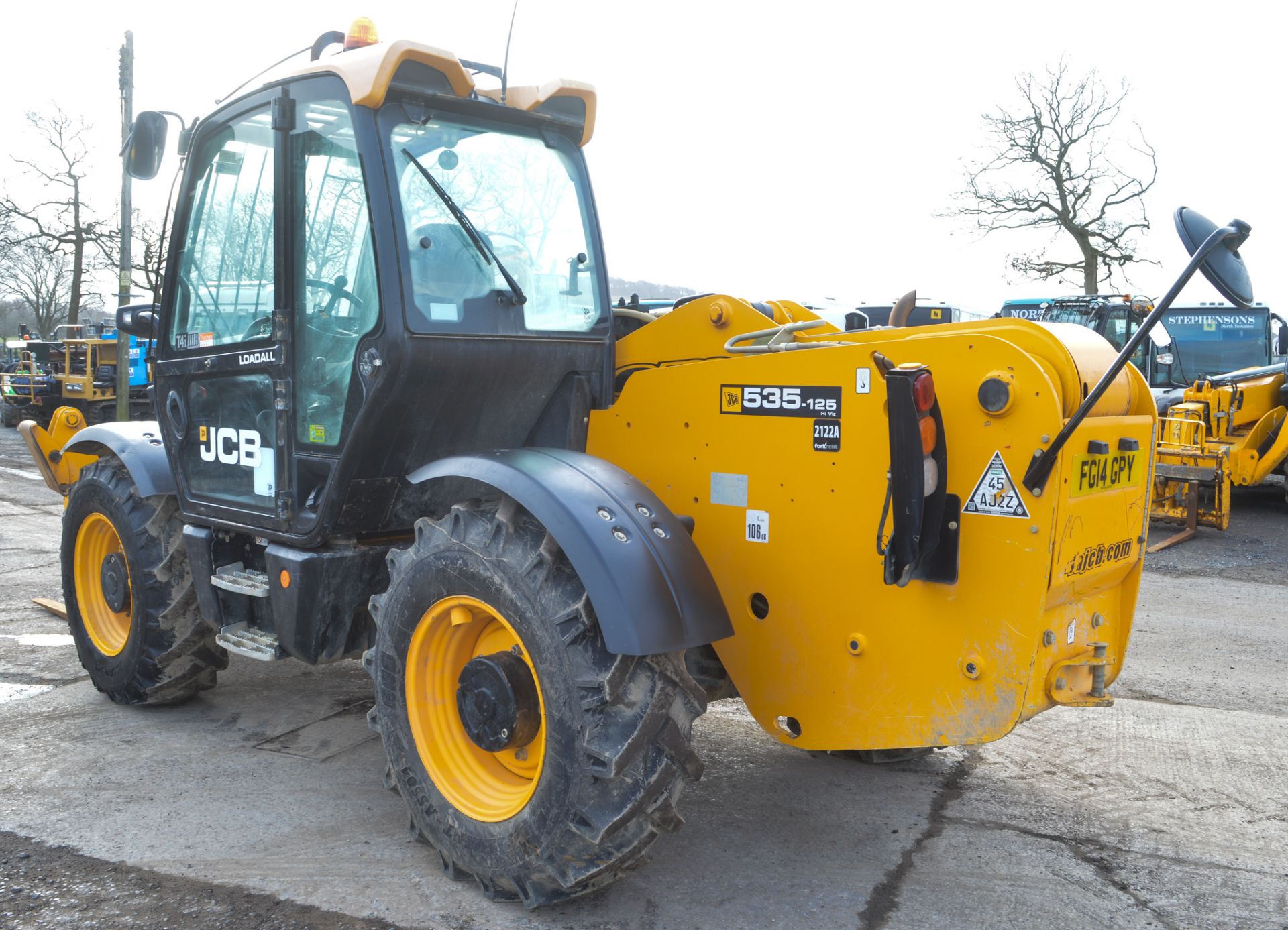 JCB 535-125 Hi-Viz T4i 12.5 metre telescopic handler Year: 2014 S/N: 2337179 Recorded Hours: 4227 - Image 2 of 13