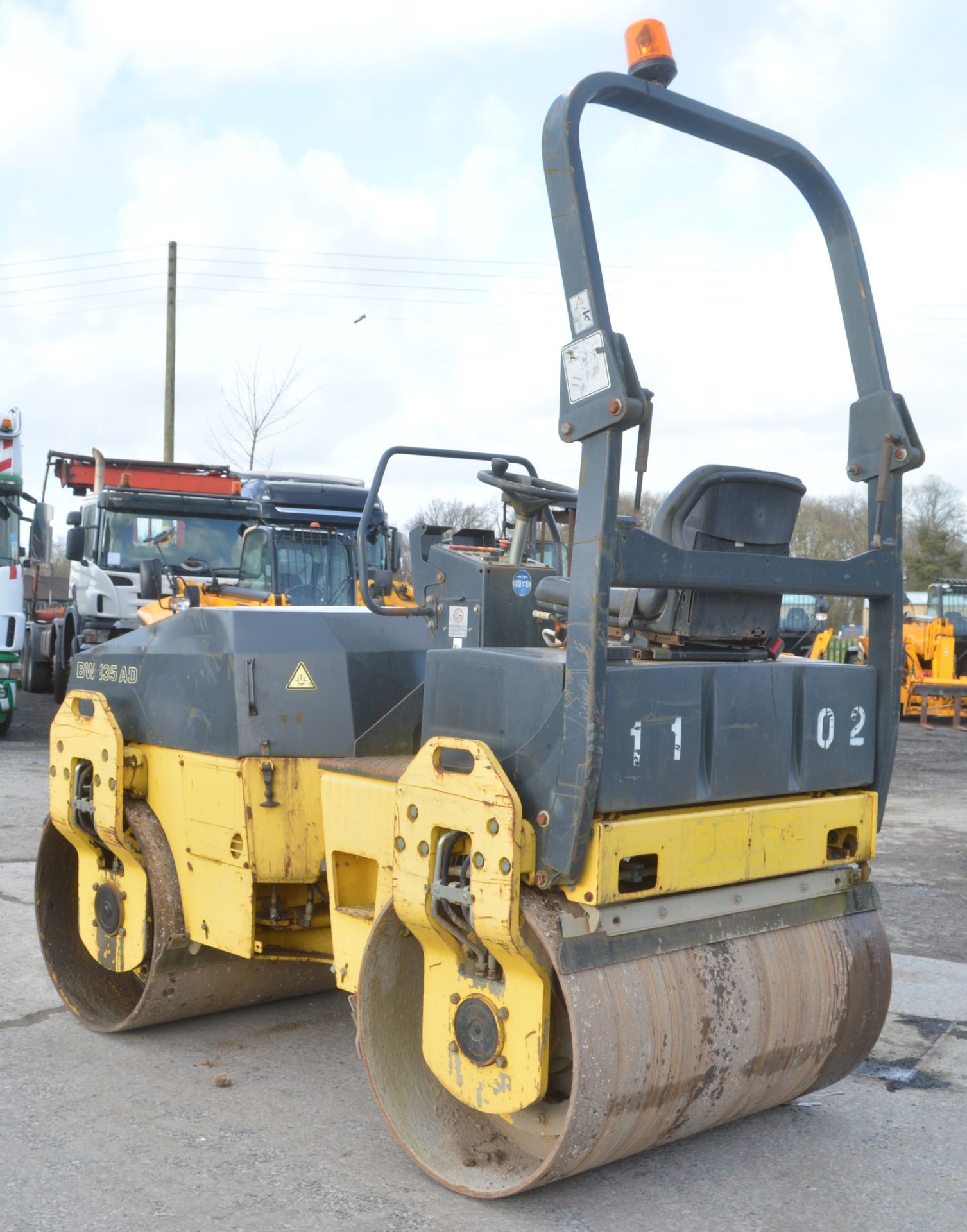 Bomag BW135 AD tandem axle ride on roller Year: 2007 S/N: 101650161105 Recorded Hours: 1052 R1102 - Image 3 of 7