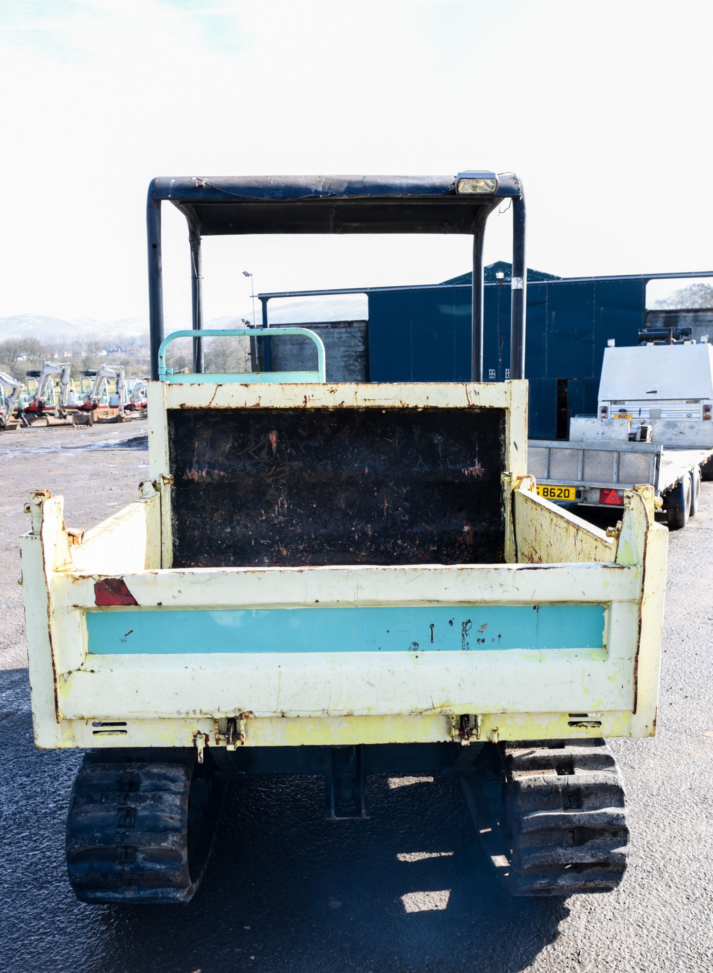 Yanmar C30 3 tonne rubber tracked dumper Year: 1998 S/N: 22426 Recorded Hours: 1444 - Image 6 of 9