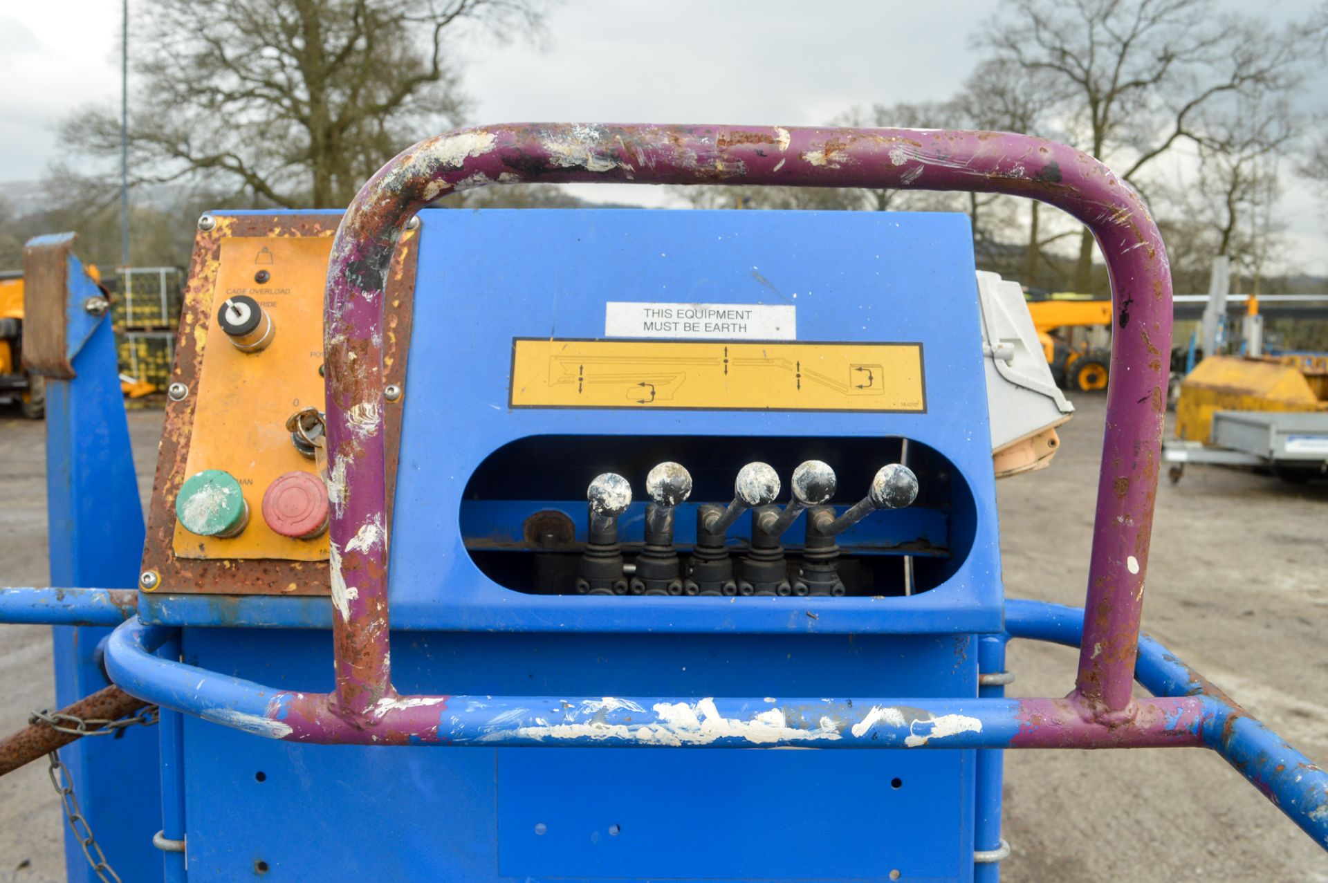 Upright TL37 13 metre battery electric trailer mounted articulated boom access platform Year: 2007 - Image 8 of 8