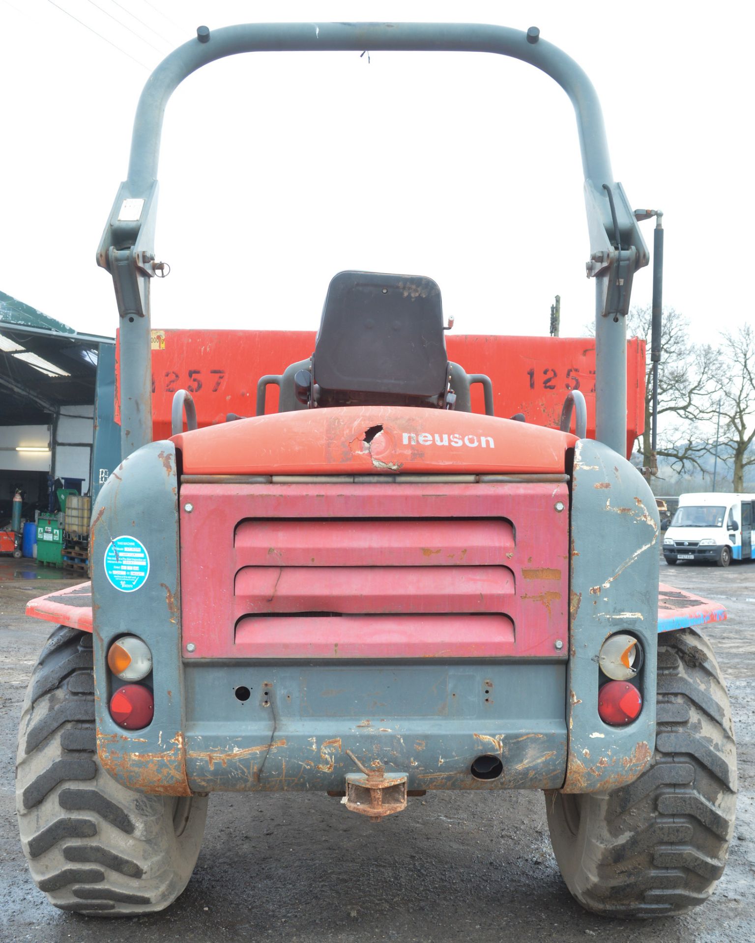 Neuson 9001 9 tonne straight skip dumper  Year: 2006  S/N: AB91110F Recorded hours: 3570 1257 - Image 5 of 11