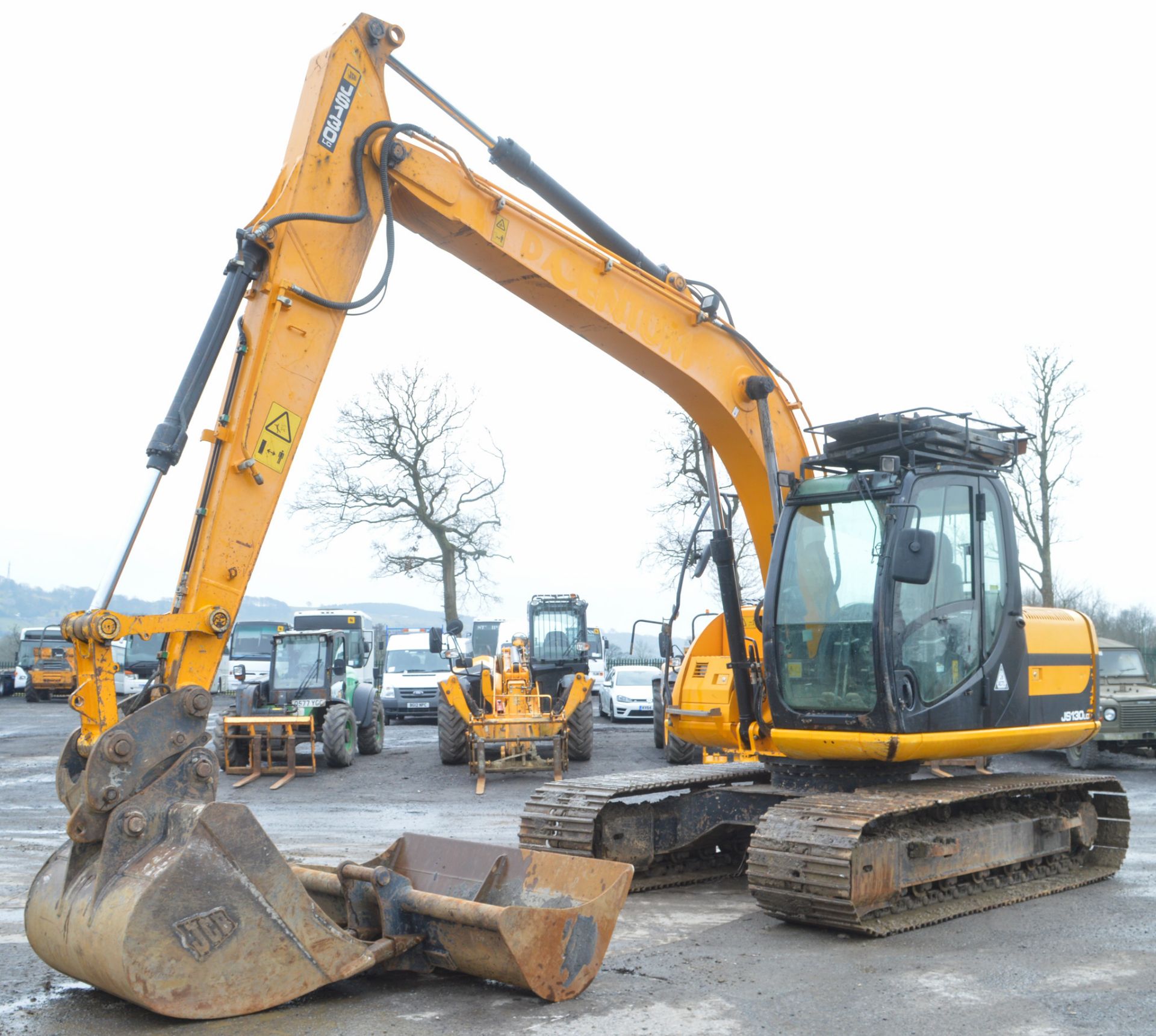 JCB JS130LC 13 tonne steel tracked excavator  Year: 2010 S/N: 01535498 Recorded hours: 5539 c/w 2