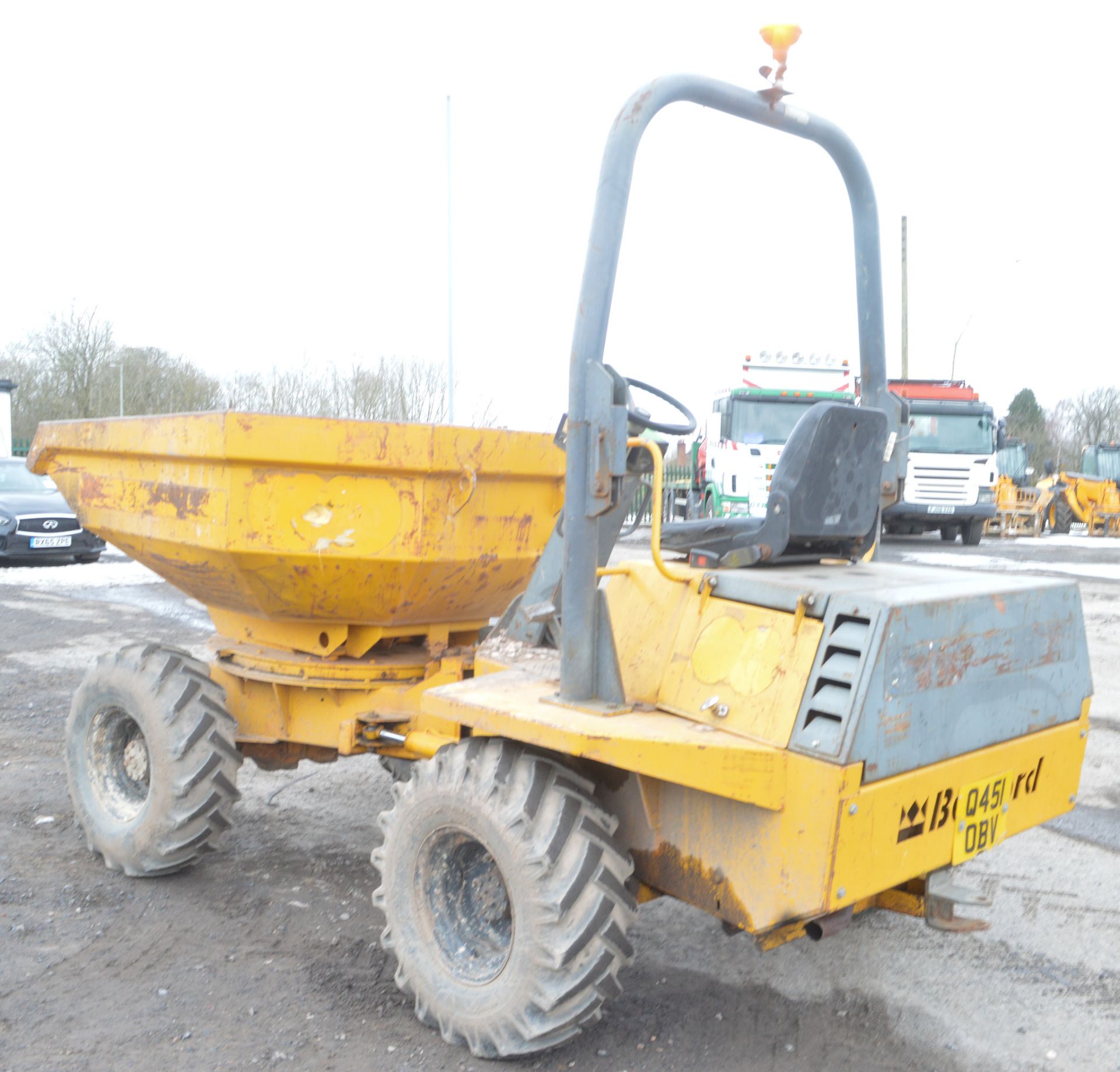 Benford 3 tonne swivel skip dumper  Year: 2003 S/N: E304A5136     Recorded hours: 3026 DPR043 - Image 4 of 11