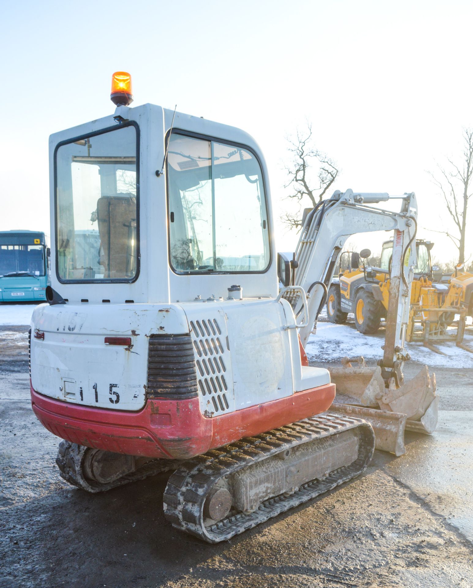 Takeuchi TB125 2.5 tonne rubber tracked mini excavator Year: 2008 S/N: 12519500 Recorded hours: 5737 - Image 3 of 11