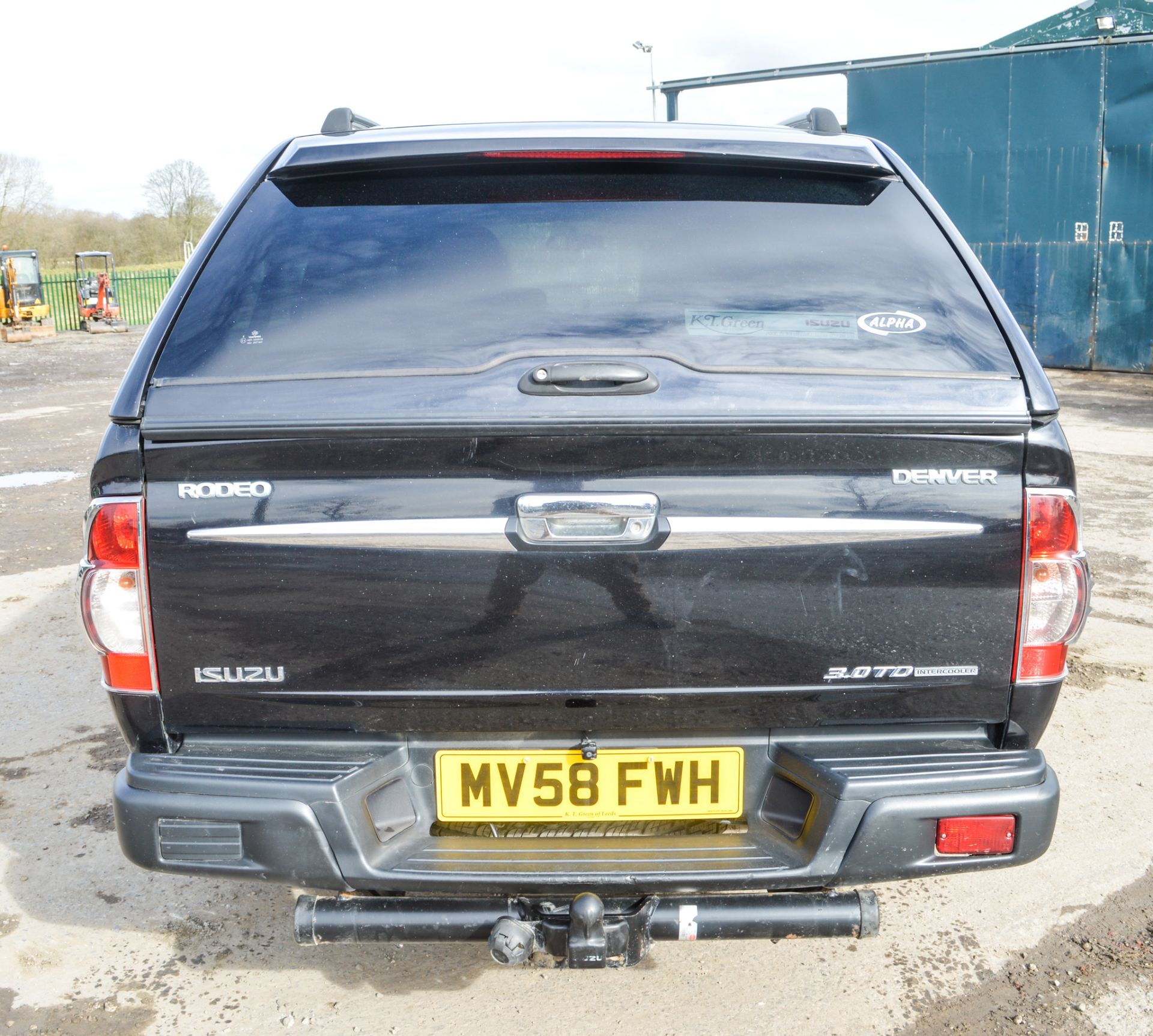 Izuzu Rodeo Denver Max 3.0 TDi automatic pick up Registration Number: MV58 FWH Date of Registration: - Image 4 of 8