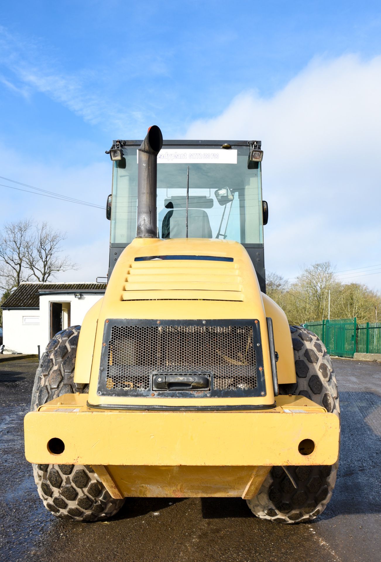 Caterpillar CS563E smooth drum vibratory roller Year: 2007 S/N: A01654 Recorded Hours: 2956 - Image 6 of 9