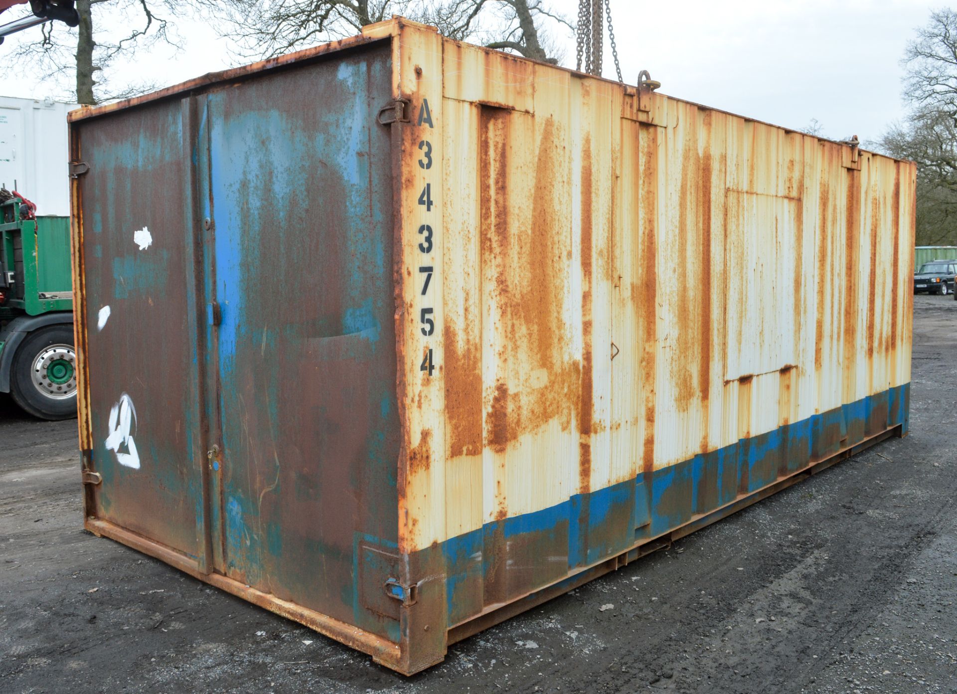 21 ft x 9 ft steel store site unit c/w keys A343754 - Image 2 of 5