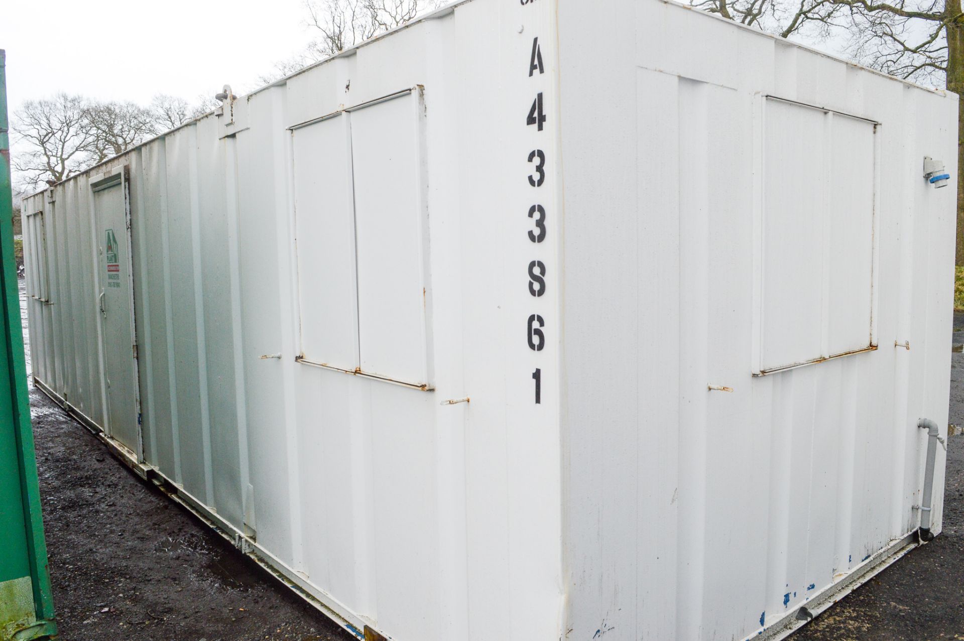 32 ft x 9 ft steel anti vandal office site unit c/w keys A433861 - Image 4 of 6