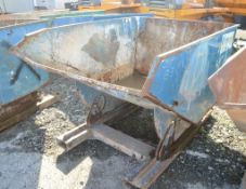 Fork lift tipping skip A566200