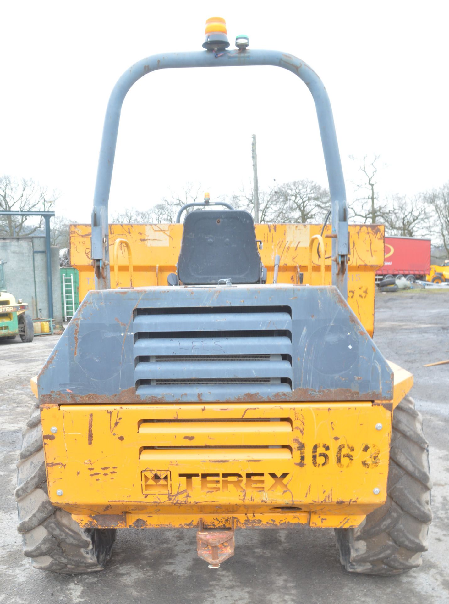 Benford Terex 6 tonne straight skip dumper  Year: 2005 S/N: E510FJ035 Recorded hours: *Clock not - Image 3 of 11