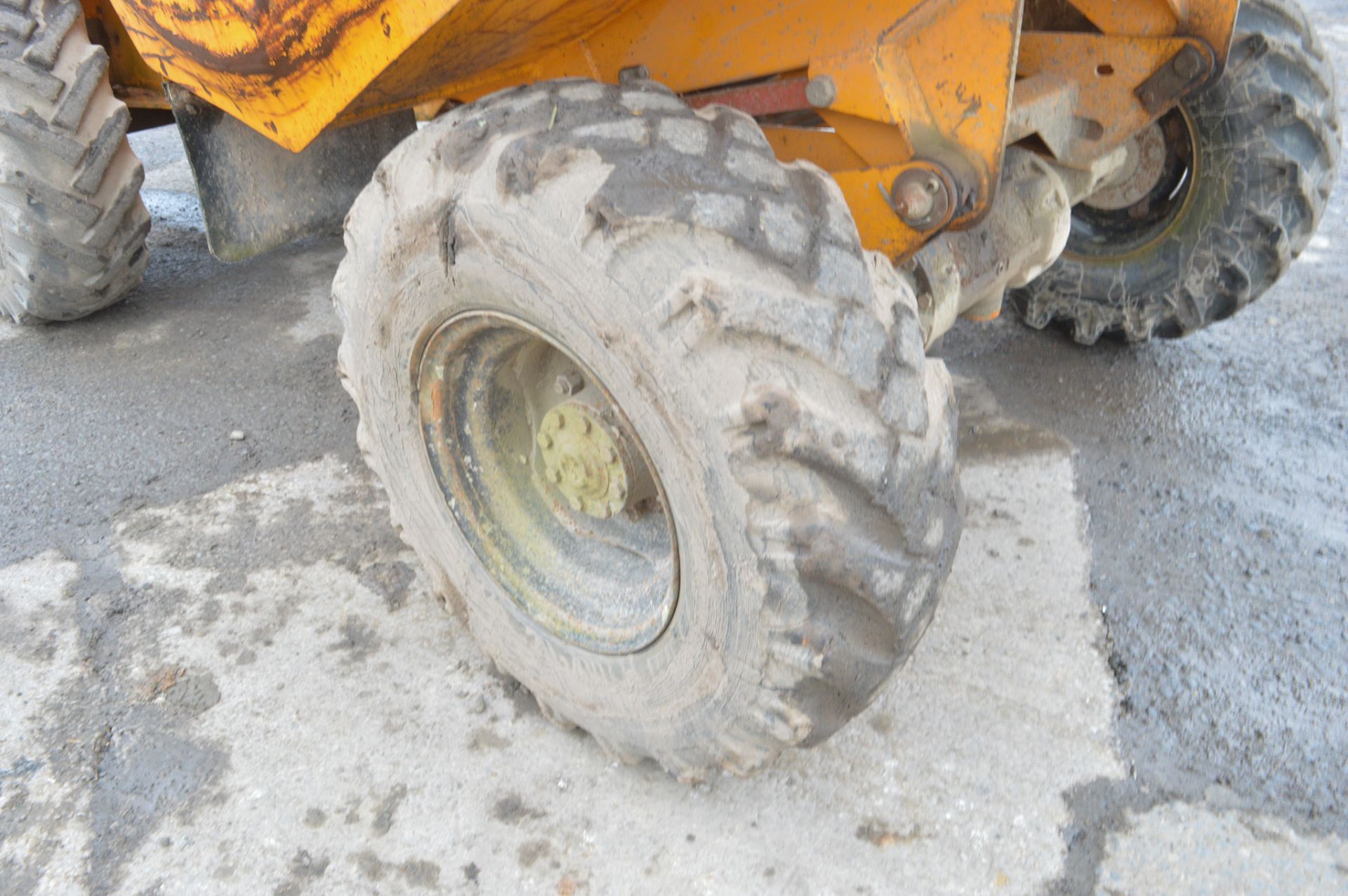 Benford Terex 3 tonne straight skip dumper  Year: 2004  S/N: E402AR043 Recorded hours: *Clock not - Image 10 of 11