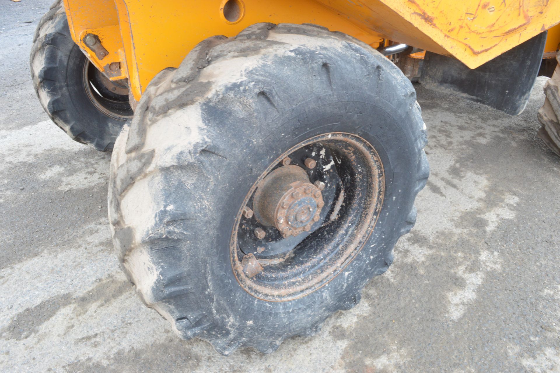 Benford Terex 6 tonne straight skip dumper  Year: 2005 S/N: E510FJ035 Recorded hours: *Clock not - Image 10 of 11