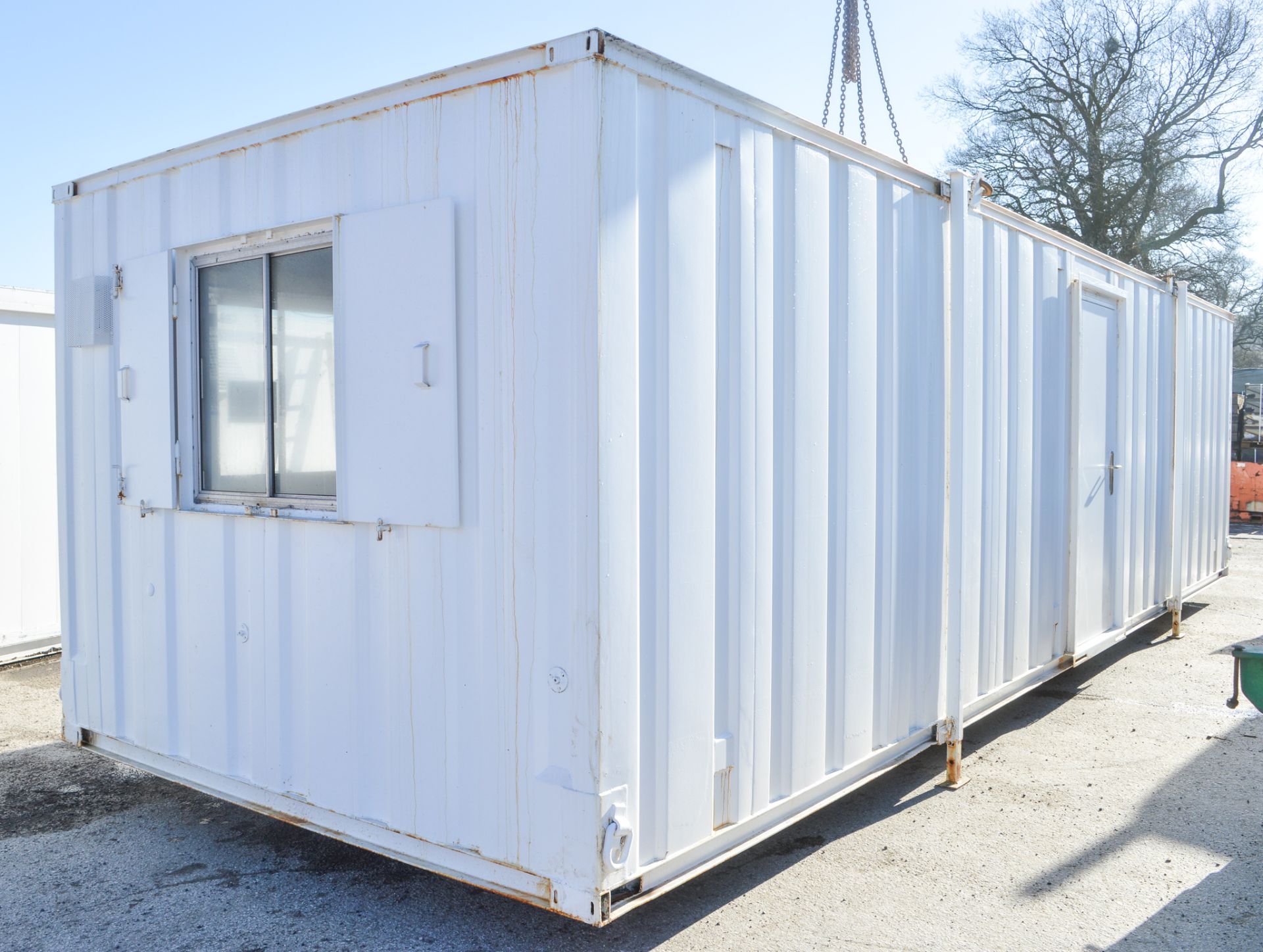 32 ft x 9 ft steel anti vandal office site unit c/w keys BBA1160 - Image 3 of 7