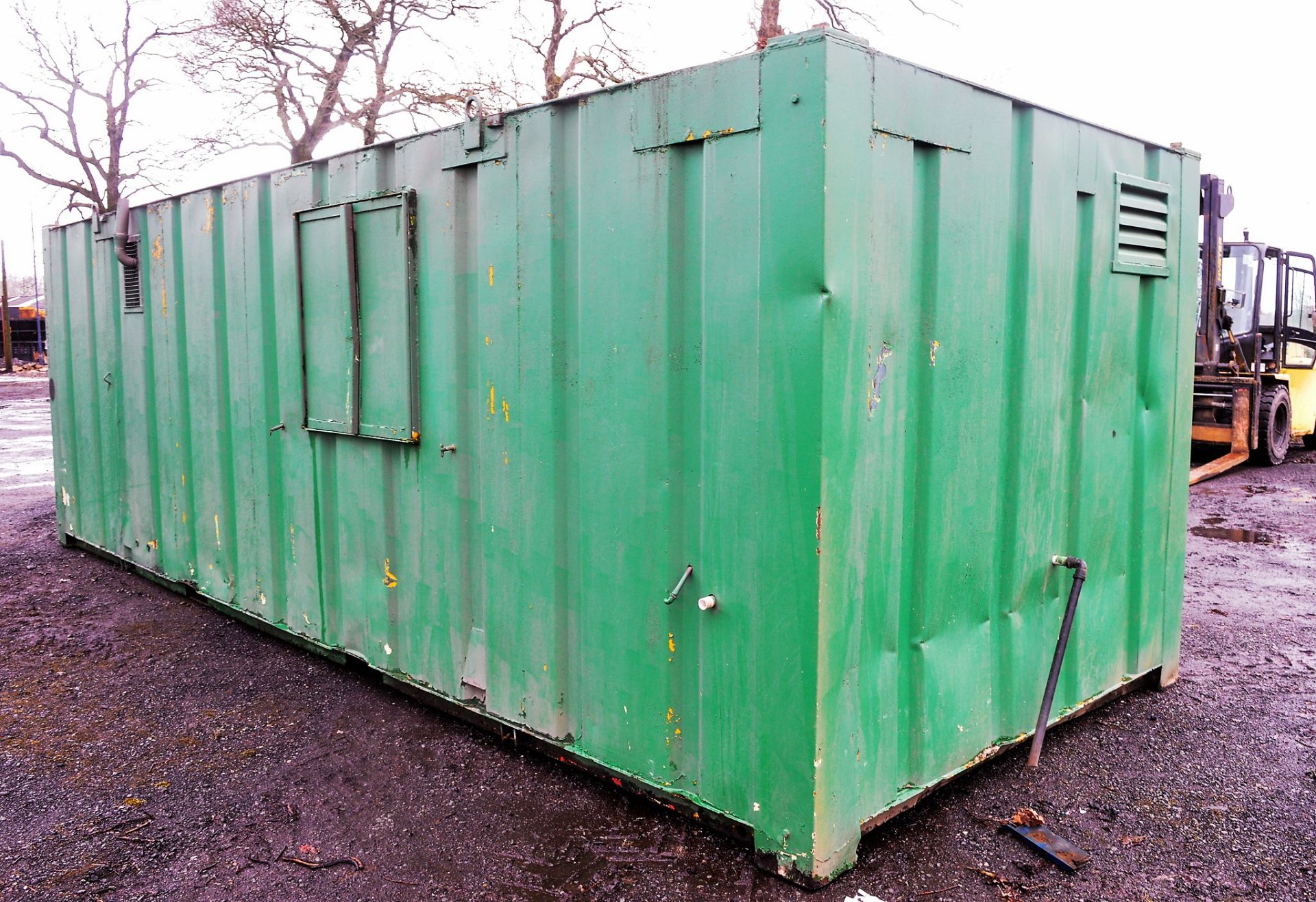 21 ft x 9 ft steel anti vandal welfare site unit comprising of: canteen area, toilet, drying - Image 4 of 10