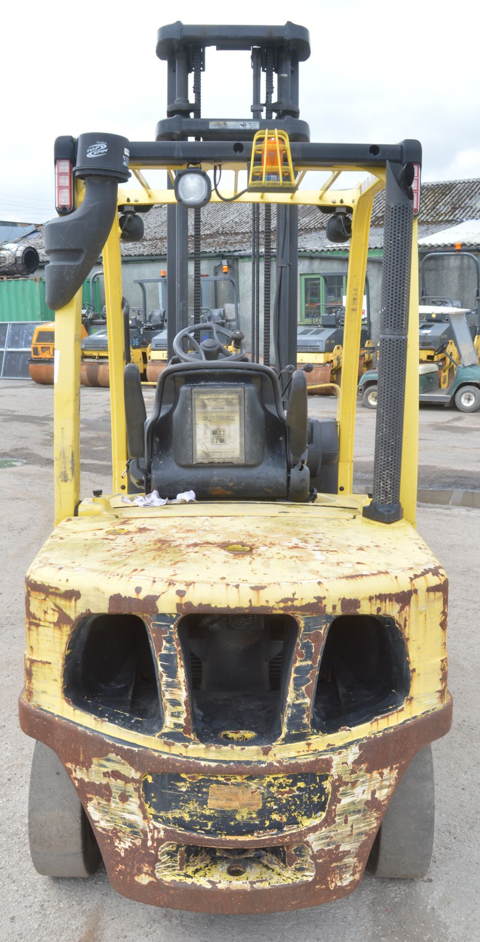 Hyster H3.5FT 3.5 tonne diesel driven fork lift truck  Year: 2011 S/N: L177B32970J Recorded hours: - Image 6 of 7