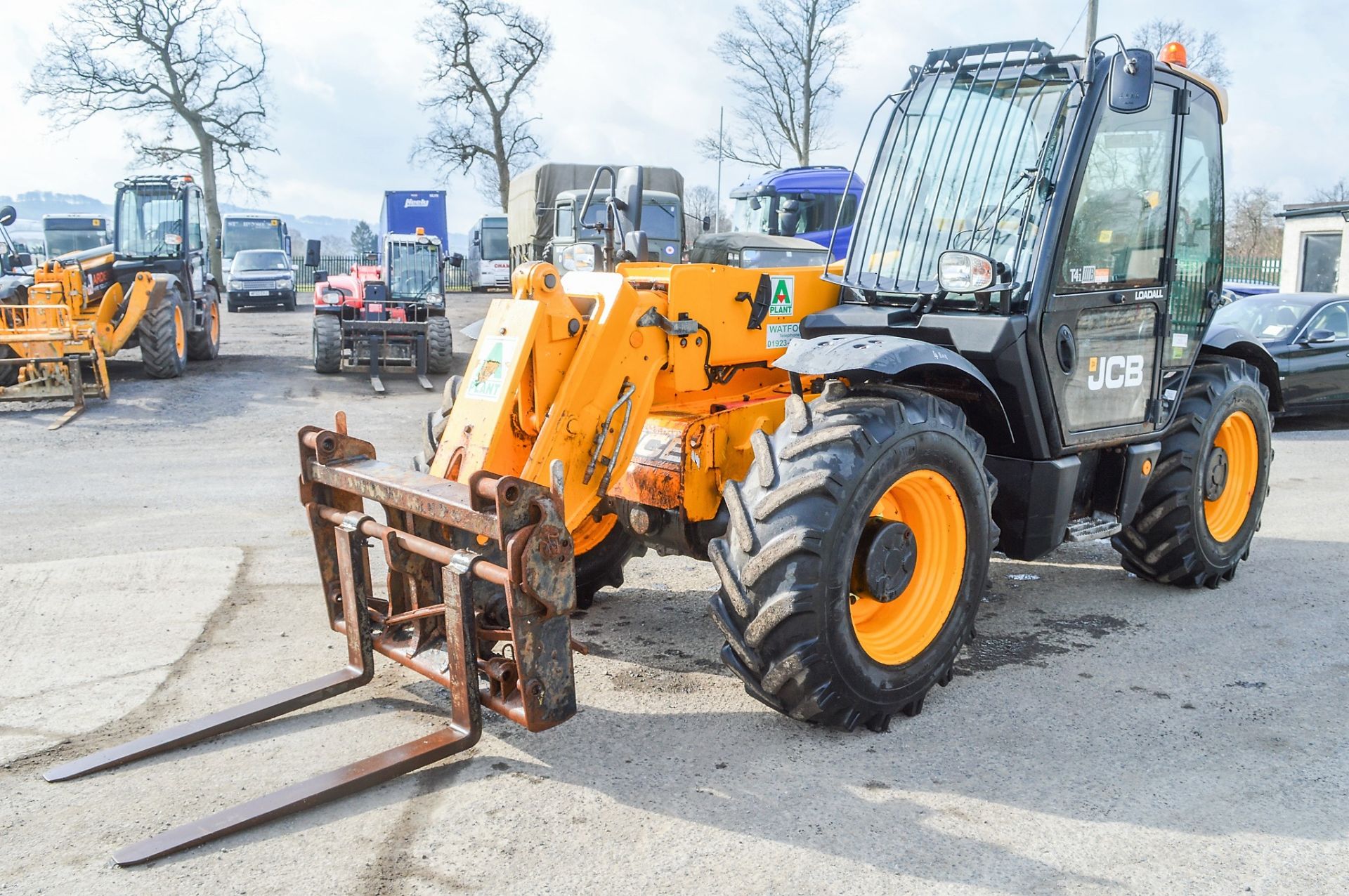 JCB 531-70 7 metre telescopic handler Year: 2013 S/N: 02176494 Recorded Hours: 1696 c/w load weigher