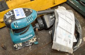 Makita 110v palm sander A641574