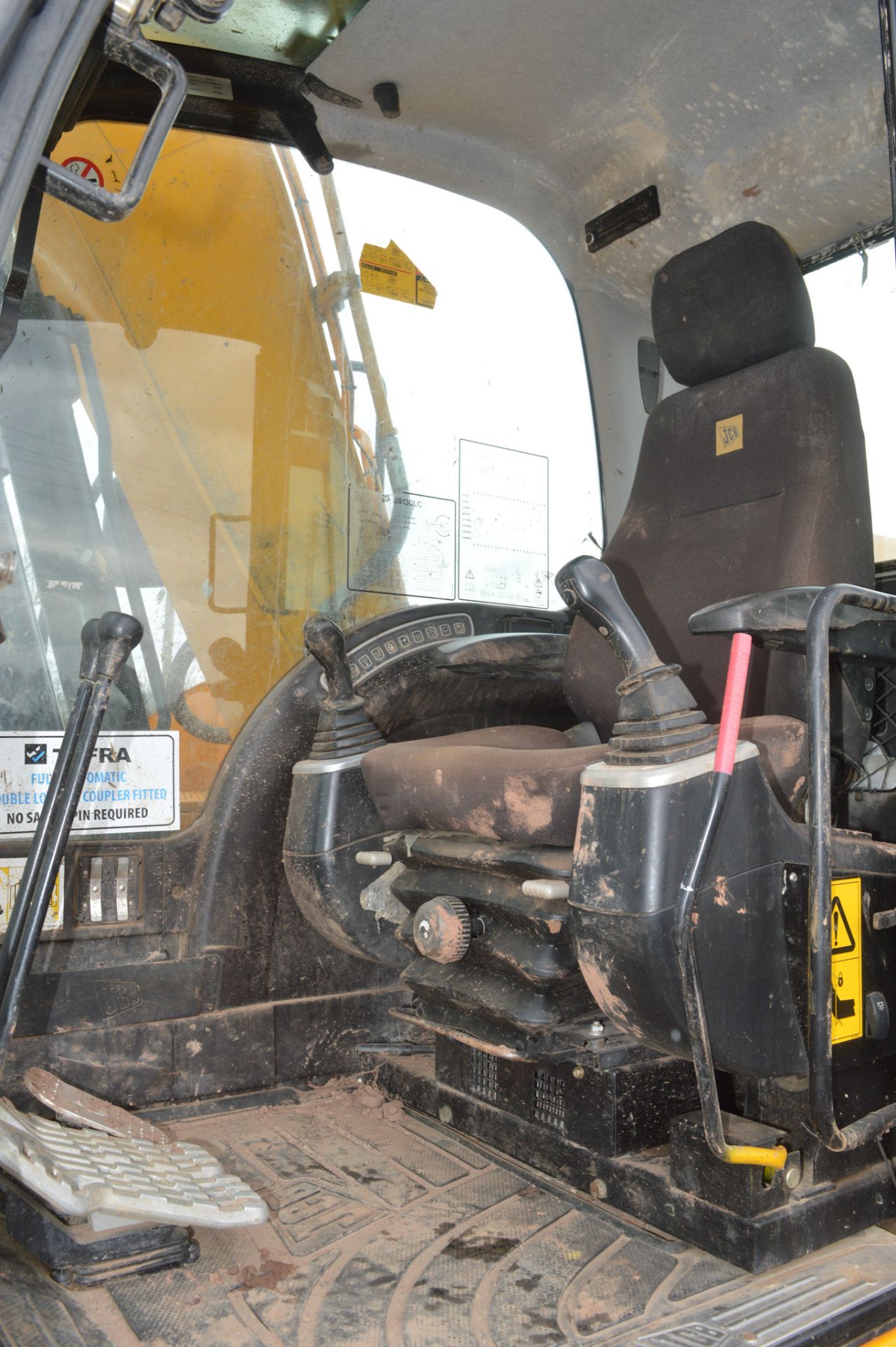 JCB JS130 LC 13 tonne steel tracked excavator  Year: 2011 S/N: 1535912 Recorded hours: 4020 A572713 - Image 12 of 13