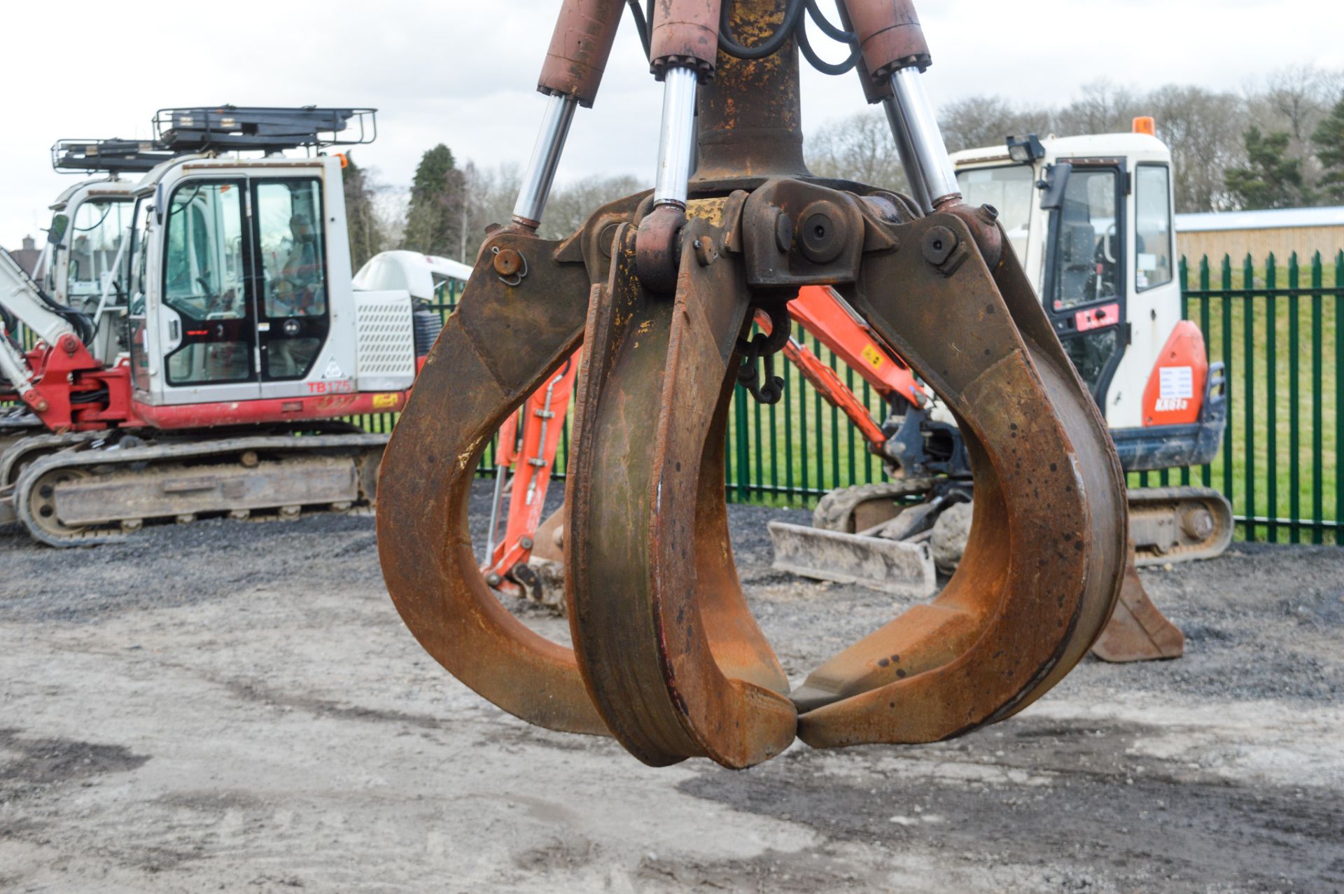 Case W170 17 tonne wheeled excavator Year: 2003 S/N: 232676 Recorded Hours: 10580 blade, piped & - Image 7 of 10