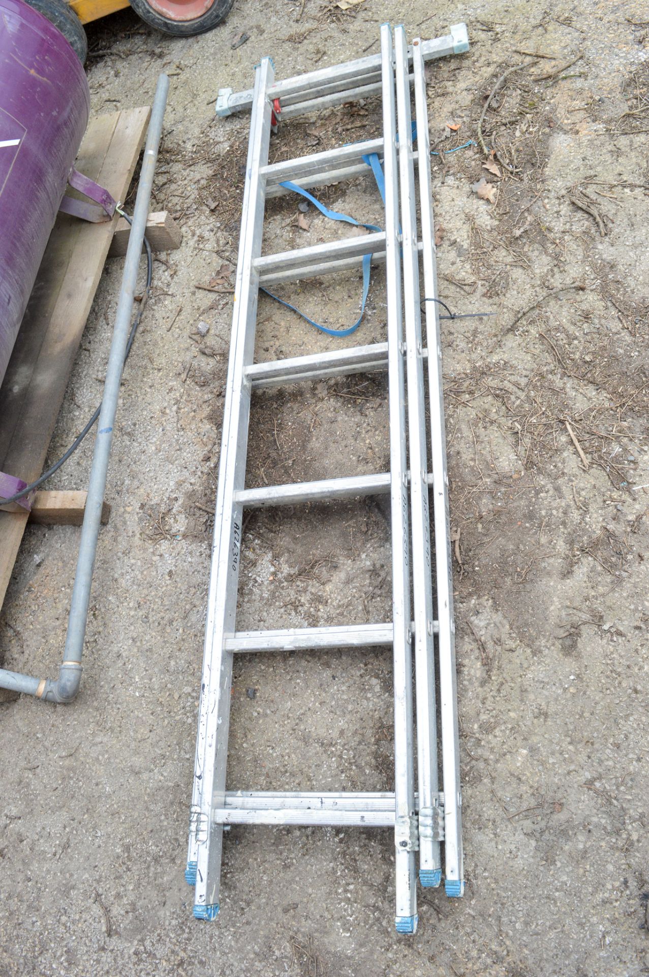 3 stage aluminium step ladder A626390