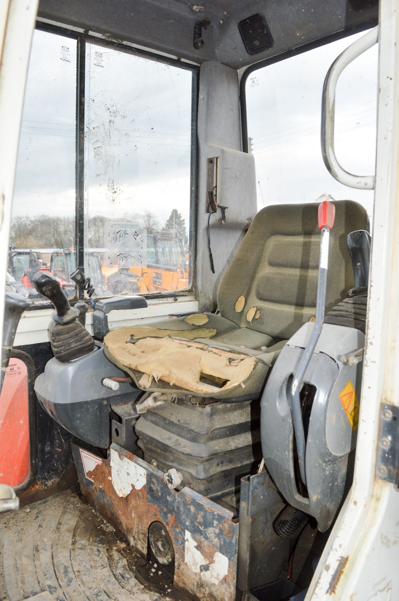 Kubota KX61 2.6 tonne rubber tracked mini excavator Year: 2006 S/N: 55496 Recorded Hours: 6079 - Image 11 of 11