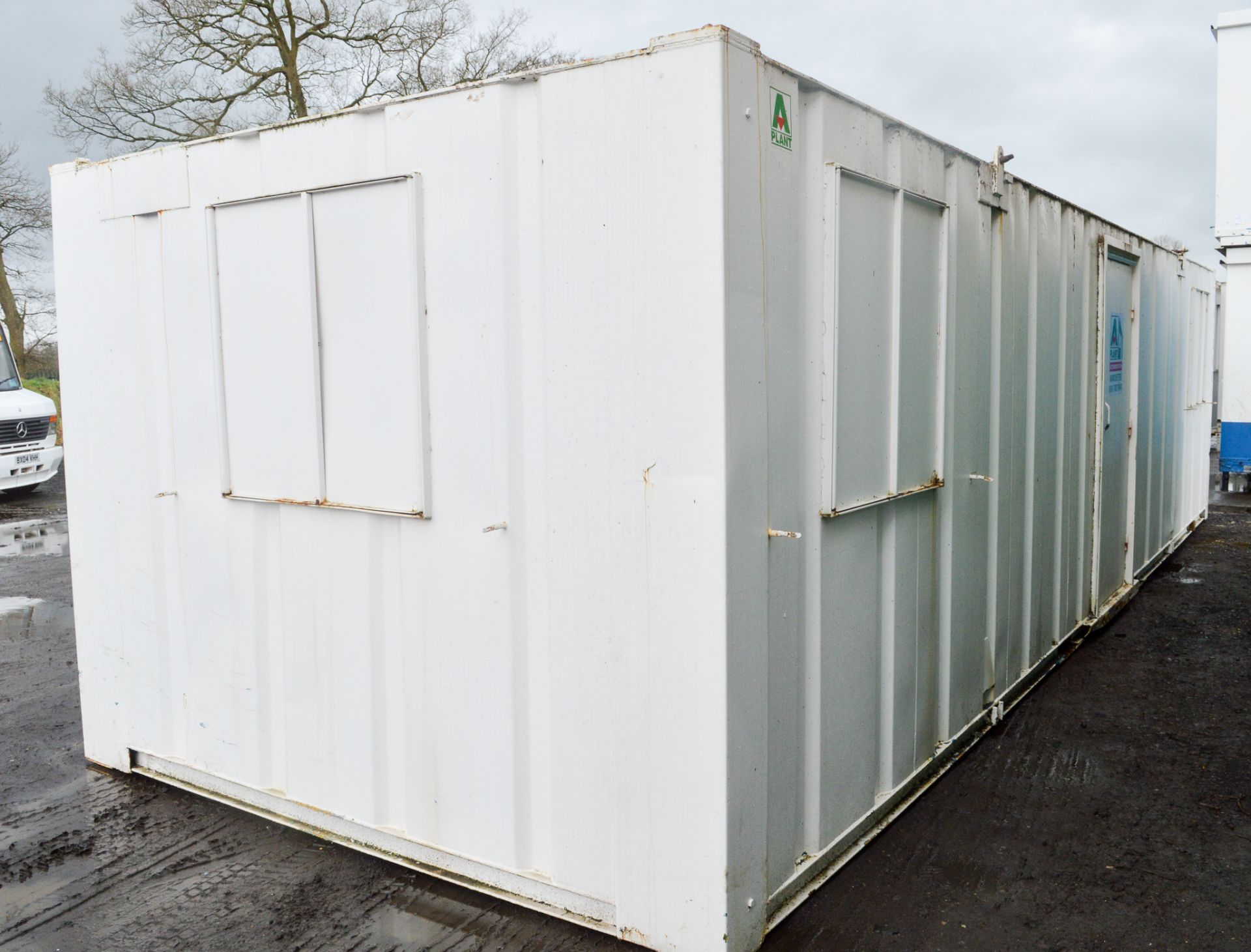 32 ft x 9 ft steel anti vandal office site unit c/w keys A433861 - Image 3 of 6