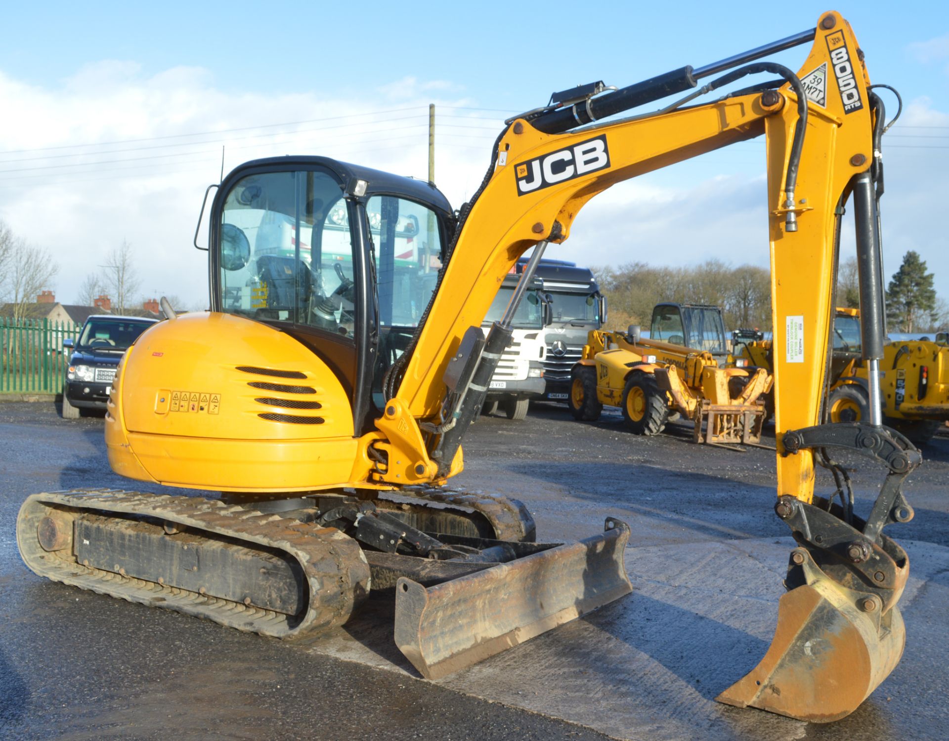 JCB 8050 RTS 5 tonne rubber tracked mini excavator Year: 2015 S/N: 2379492 Recorded Hours: 786 - Image 2 of 11