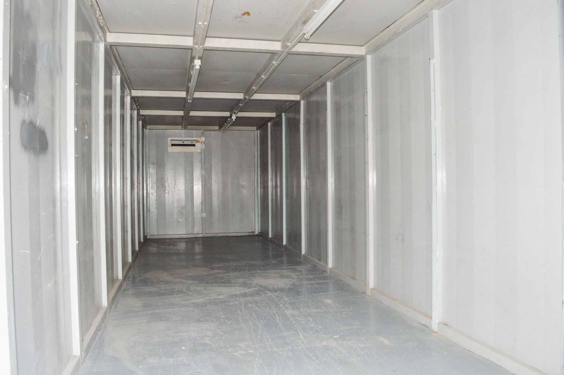 32 ft x 8 ft steel store site unit c/w keys NG3028589 - Image 5 of 5