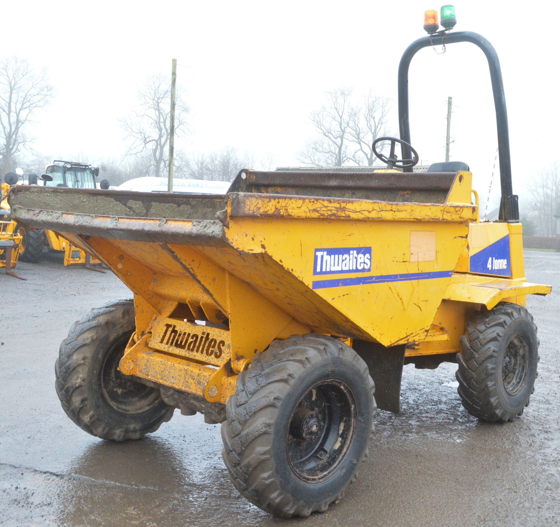 Thwaites 4 tonne straight skip dumper Year: 2004 S/N: 402A5584 Recorded Hours: 2319 715