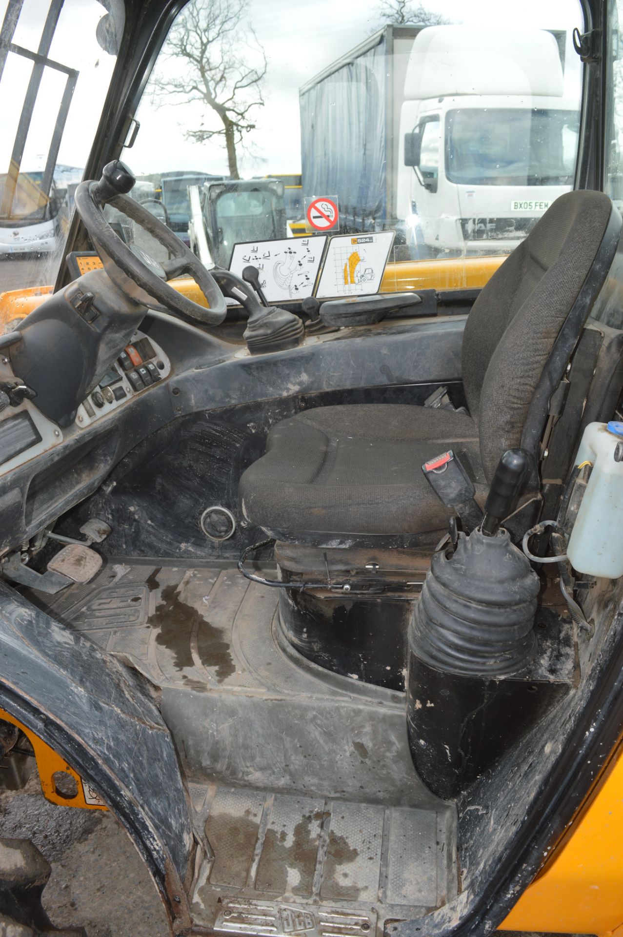 JCB 524-50 5 metre telescopic handler  Year: 2012 S/N: 01419126 Recorded hours: 2178 A575007 - Image 7 of 13