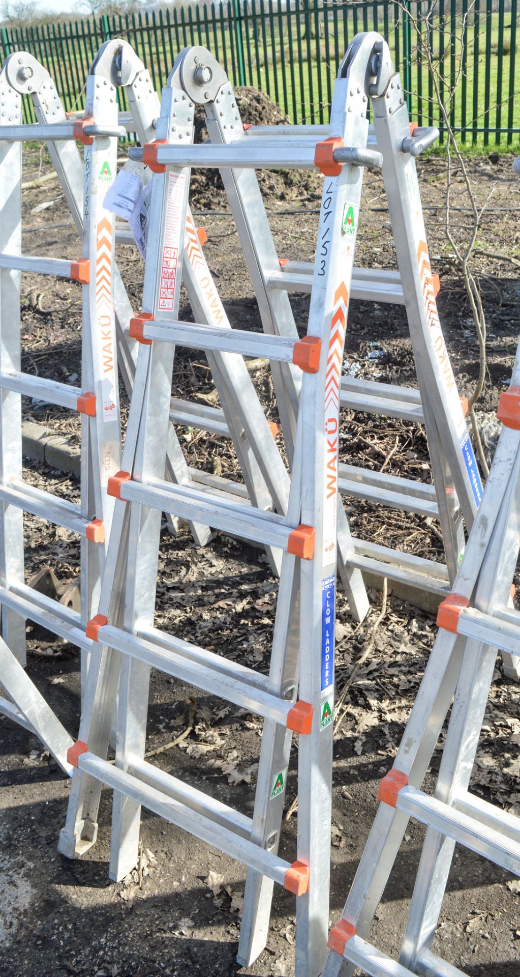 Waku aluminium step ladder A595204