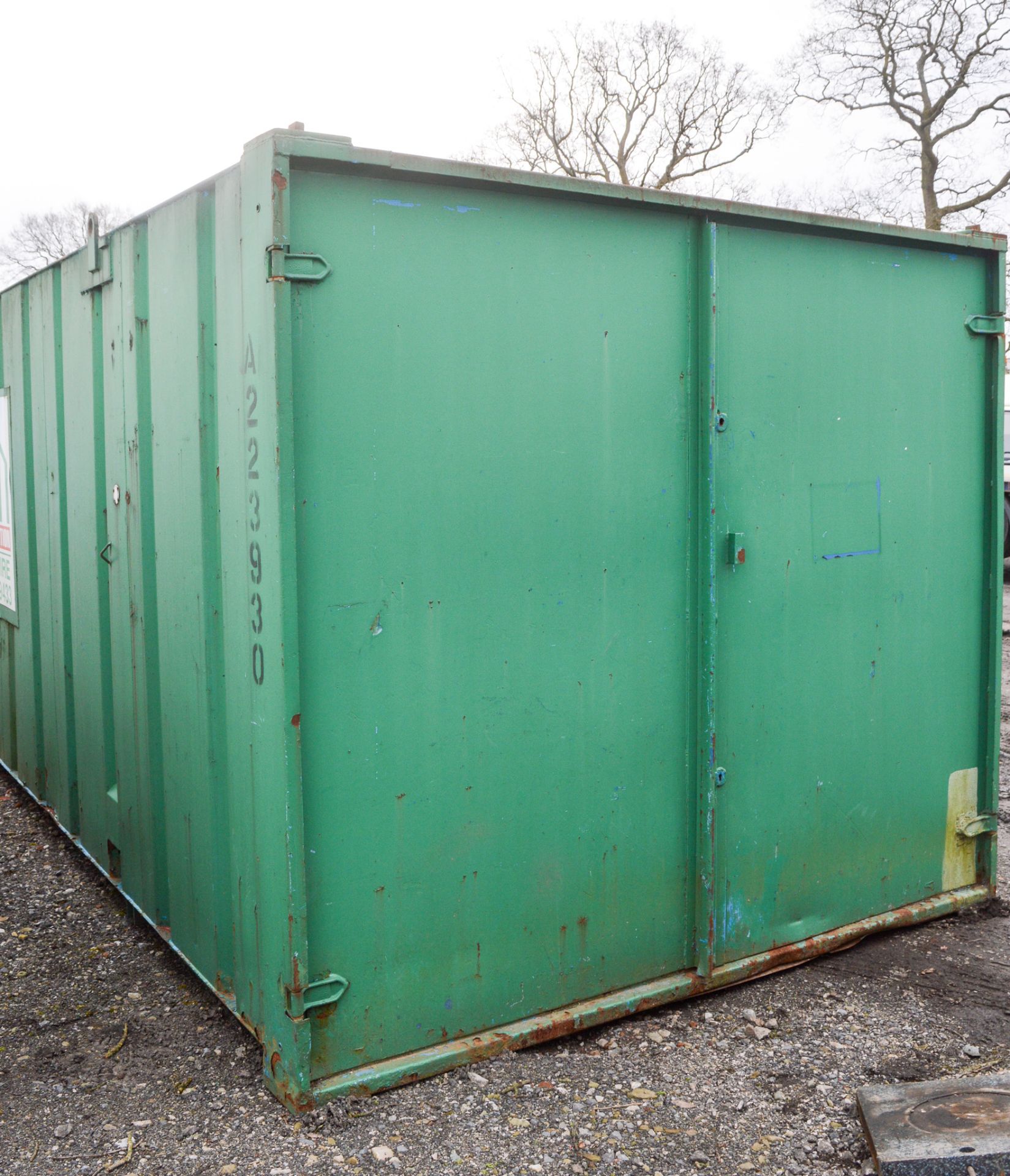 24 ft x 9 ft steel store site unit c/w keys A223930 - Image 4 of 5