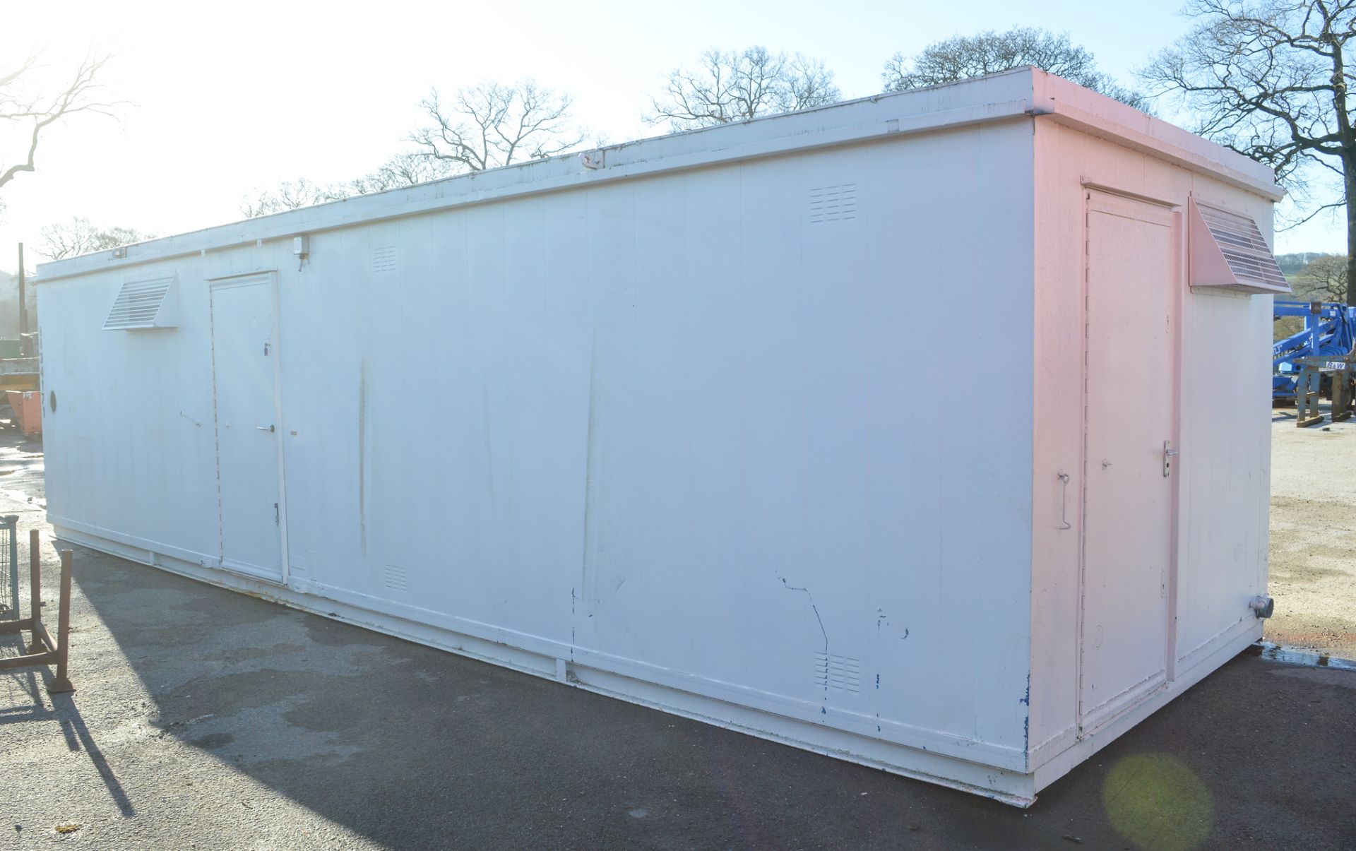 32 ft x 9 ft steel anti vandal toilet site unit c/w keys BB34171 - Image 2 of 10