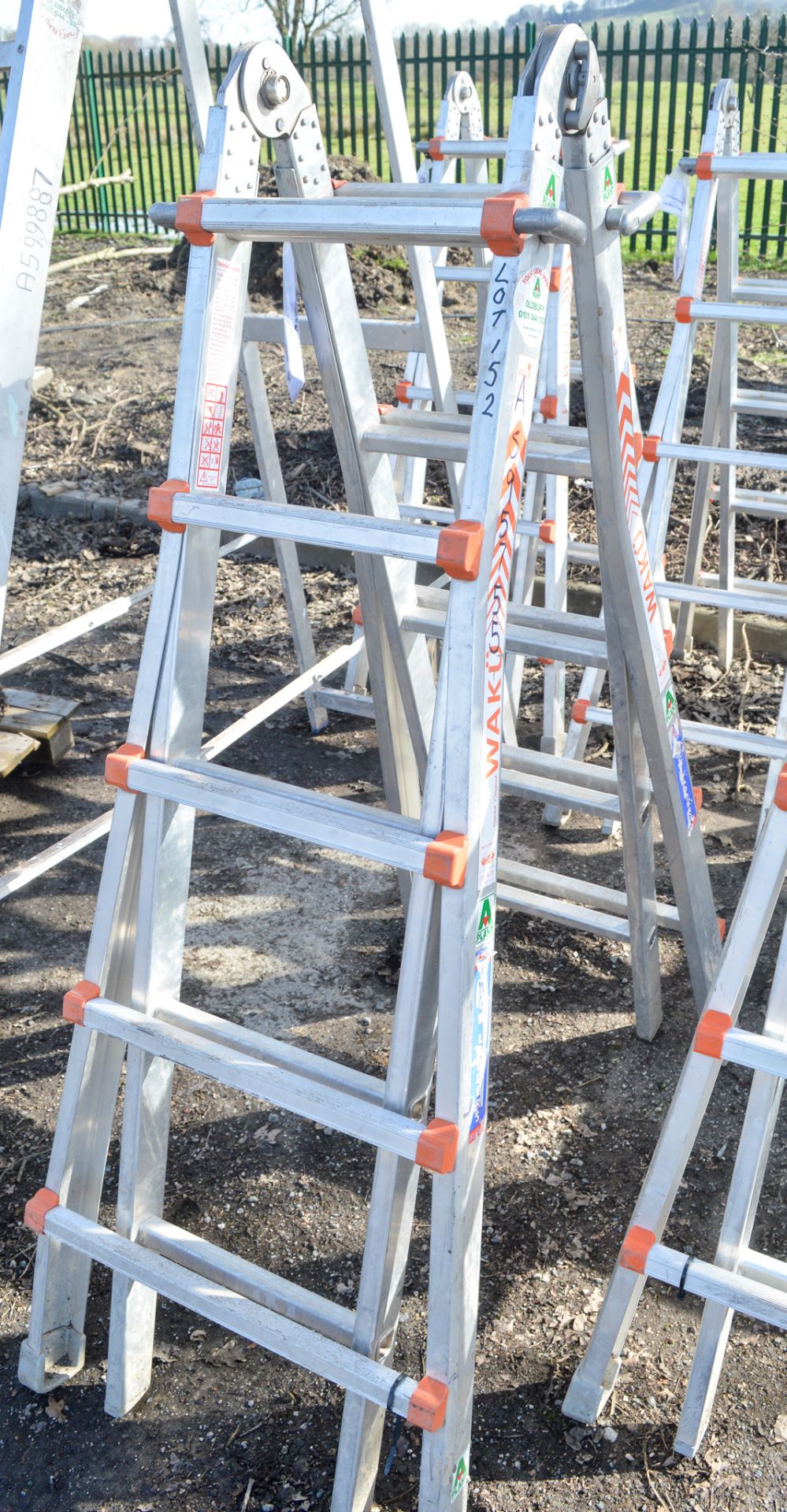 Waku aluminium step ladder A595755