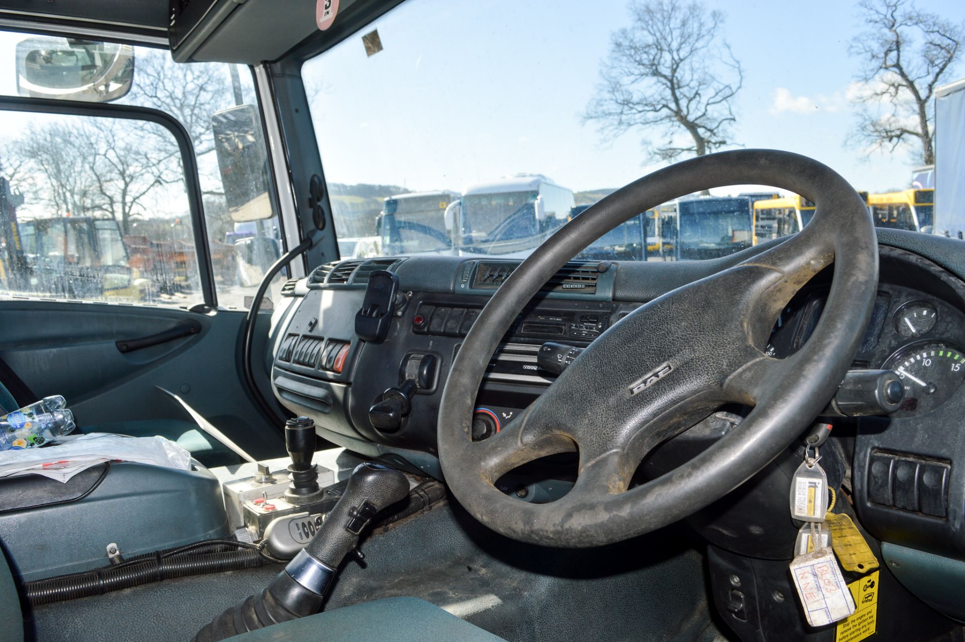 DAF FAS CF85.380  26 tonne skip loader lorry Registration Number: BL03 NNE Date of Registration: - Image 7 of 9