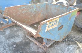 Fork lift tipping skip A373167