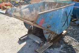 Fork lift tipping skip A568069