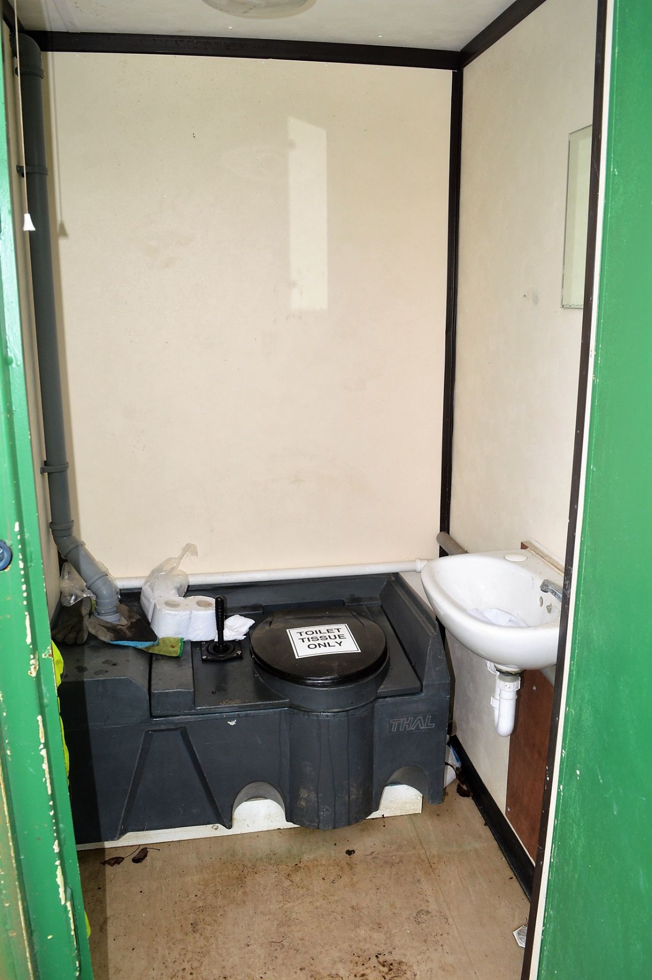 21 ft x 9 ft steel anti vandal welfare site unit comprising of: canteen area, toilet, drying - Image 5 of 10