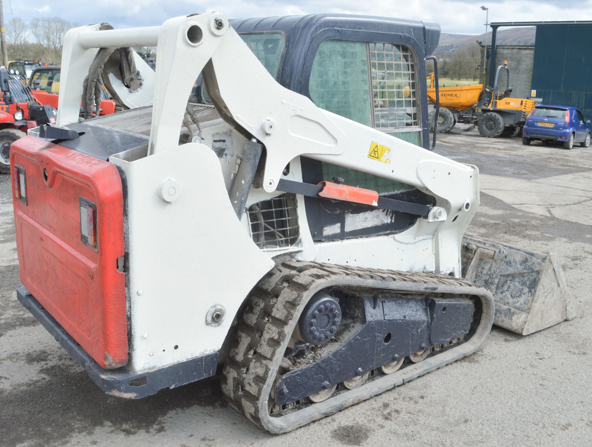 Bobcat T590 rubber tracked skid steer loader  Year: 2014 S/N: A3NS11455 Recorded hours: 1060 A628142 - Image 6 of 12