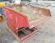 Fork lift tipping skip A563119