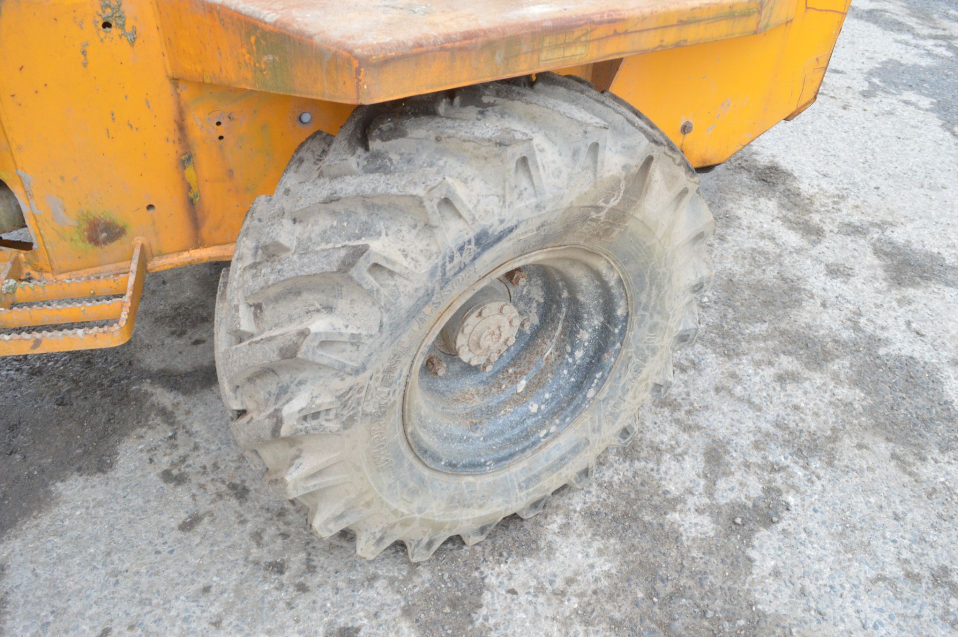 Benford Terex 3 tonne straight skip dumper  Year: 2004  S/N: E402AR043 Recorded hours: *Clock not - Image 8 of 11