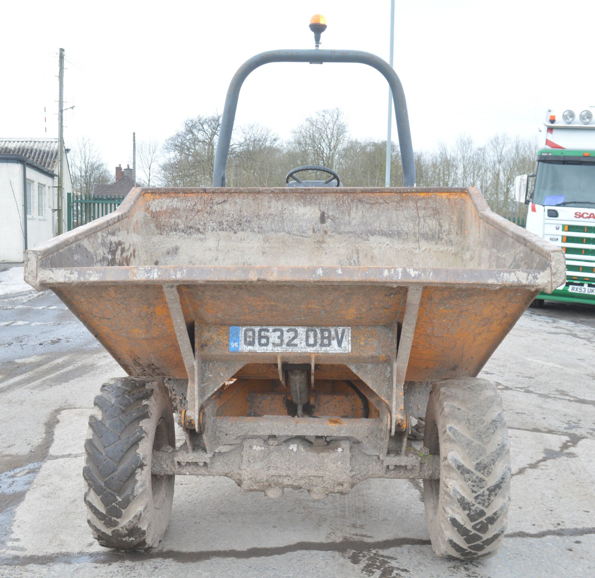 Benford Terex 3 tonne straight skip dumper  Year: 2004 S/N: E401AP020 Recorded hours: 3115 DPR052 - Image 5 of 11