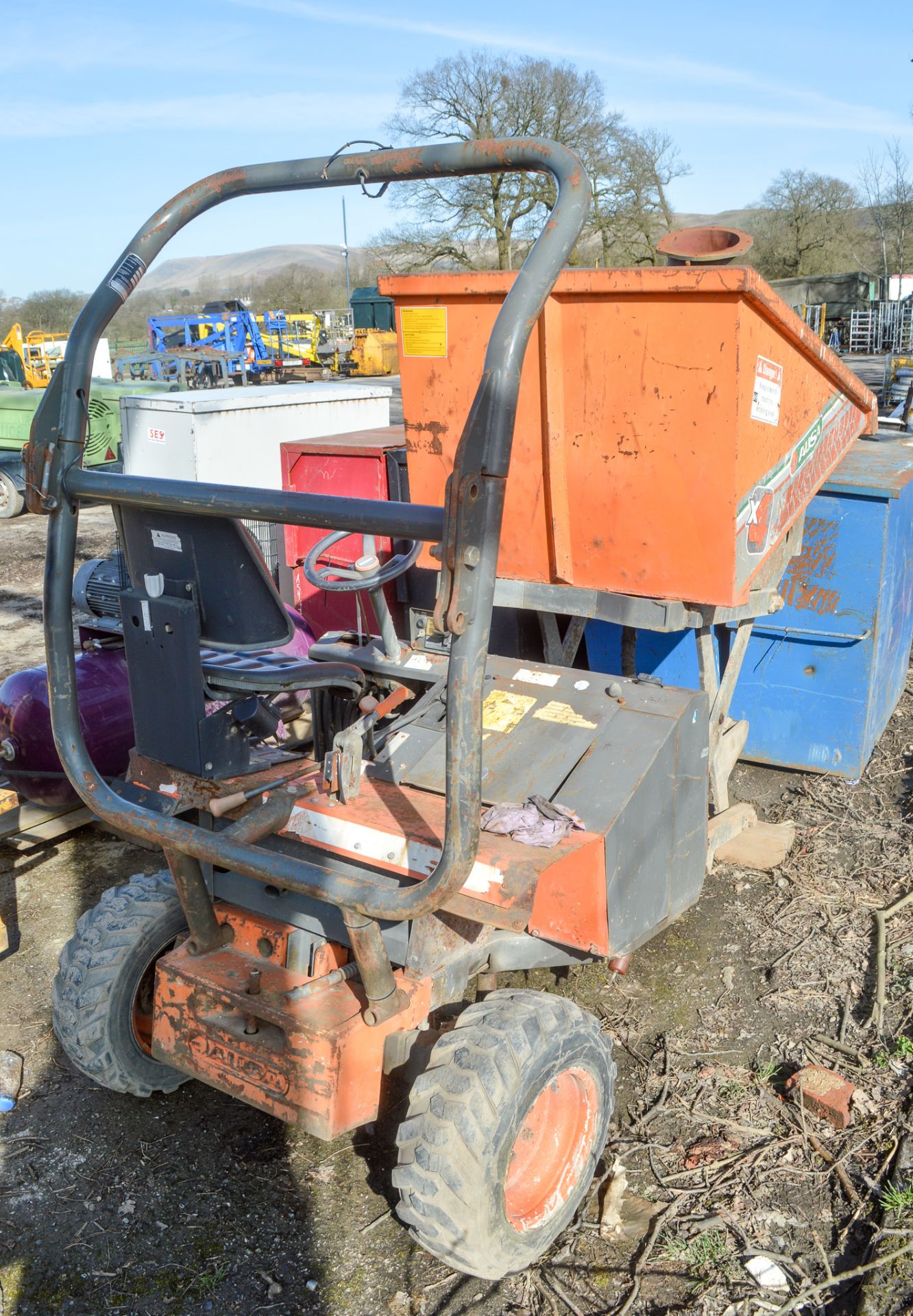 Ausa 108DA 1 tonne high tip dumper Year: 2002 S/N: 394-29205 ** For spares** - Image 4 of 5