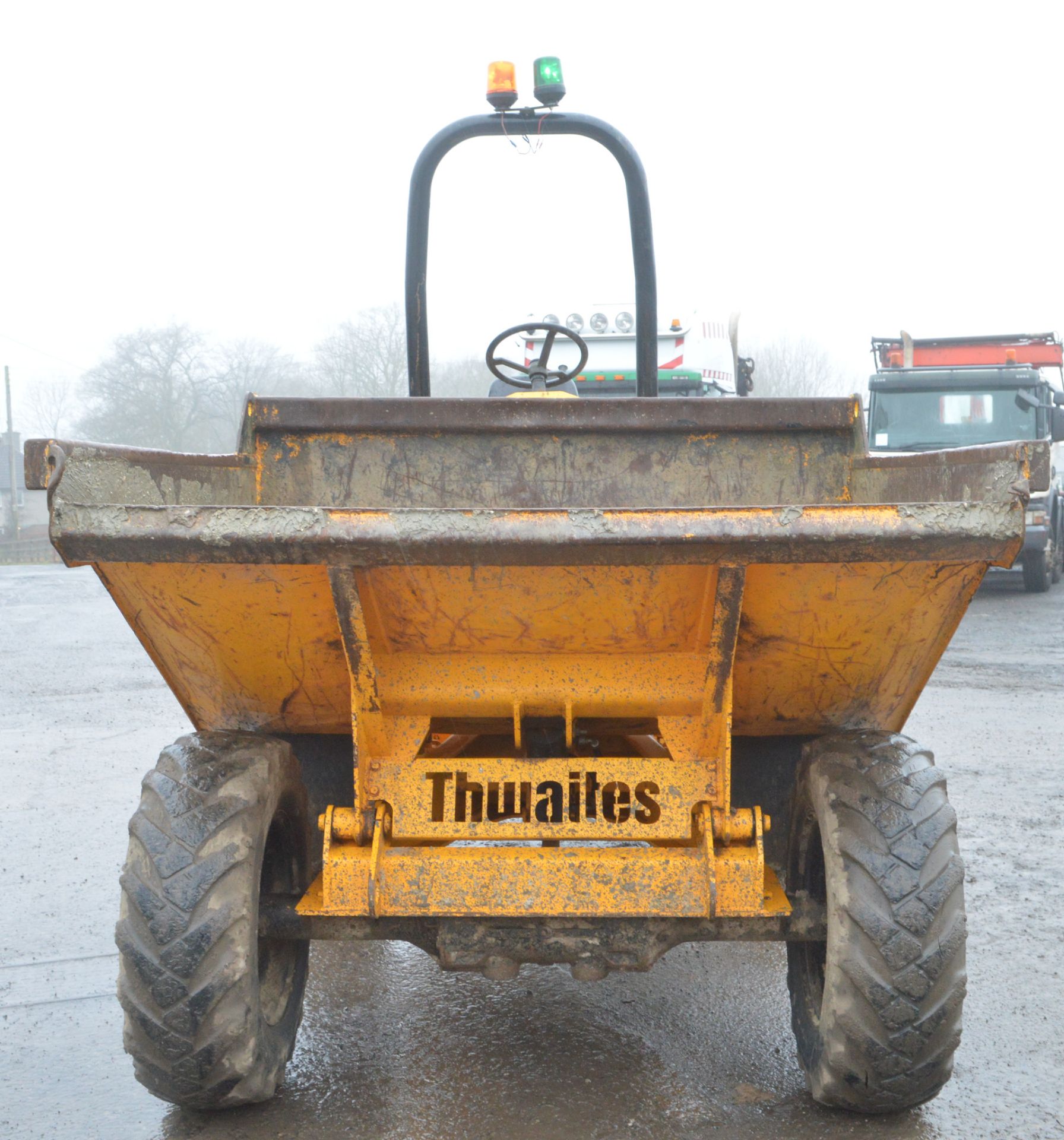 Thwaites 4 tonne straight skip dumper Year: 2004 S/N: 402A5584 Recorded Hours: 2319 715 - Image 5 of 11