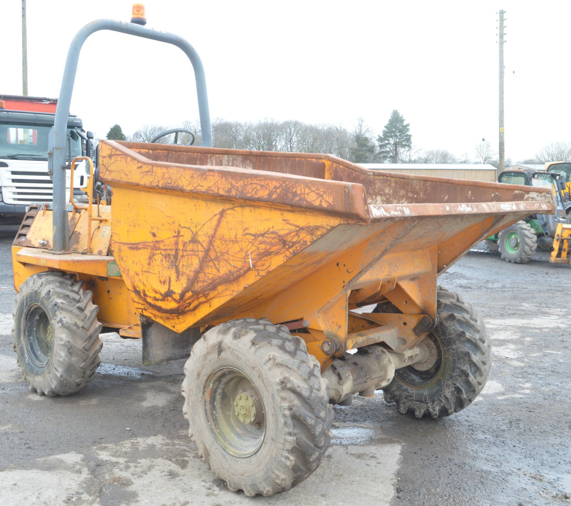 Benford Terex 3 tonne straight skip dumper  Year: 2004  S/N: E402AR043 Recorded hours: *Clock not - Image 5 of 11