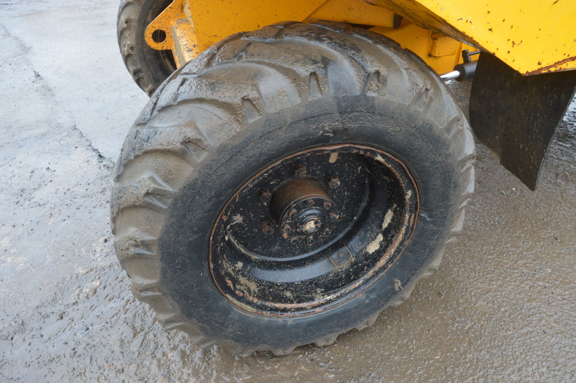 Thwaites 4 tonne straight skip dumper Year: 2004 S/N: 402A5584 Recorded Hours: 2319 715 - Image 7 of 11